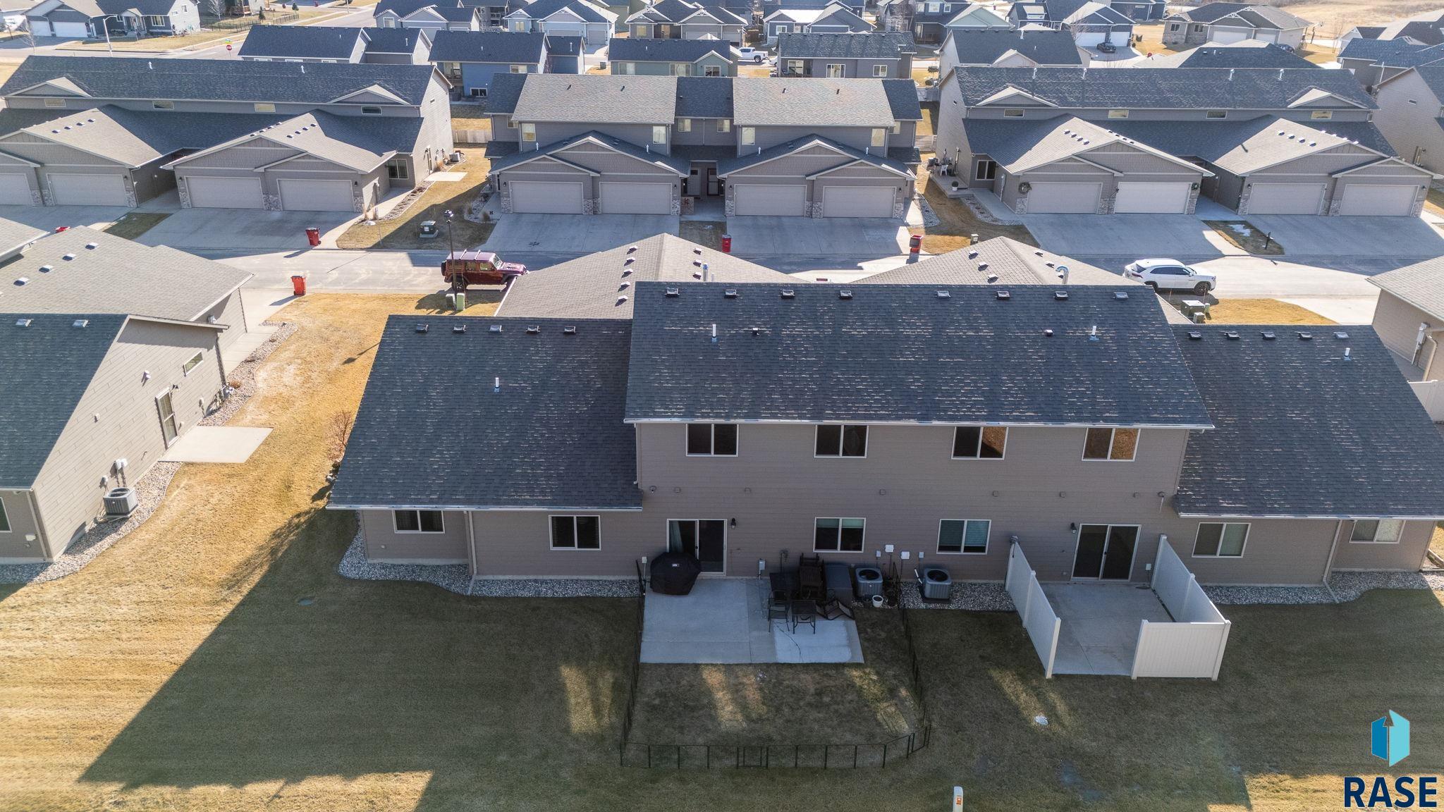 Sioux Falls, South Dakota 57108, United States, 4 Bedrooms Bedrooms, ,2 BathroomsBathrooms,Residential,Contingent,21728