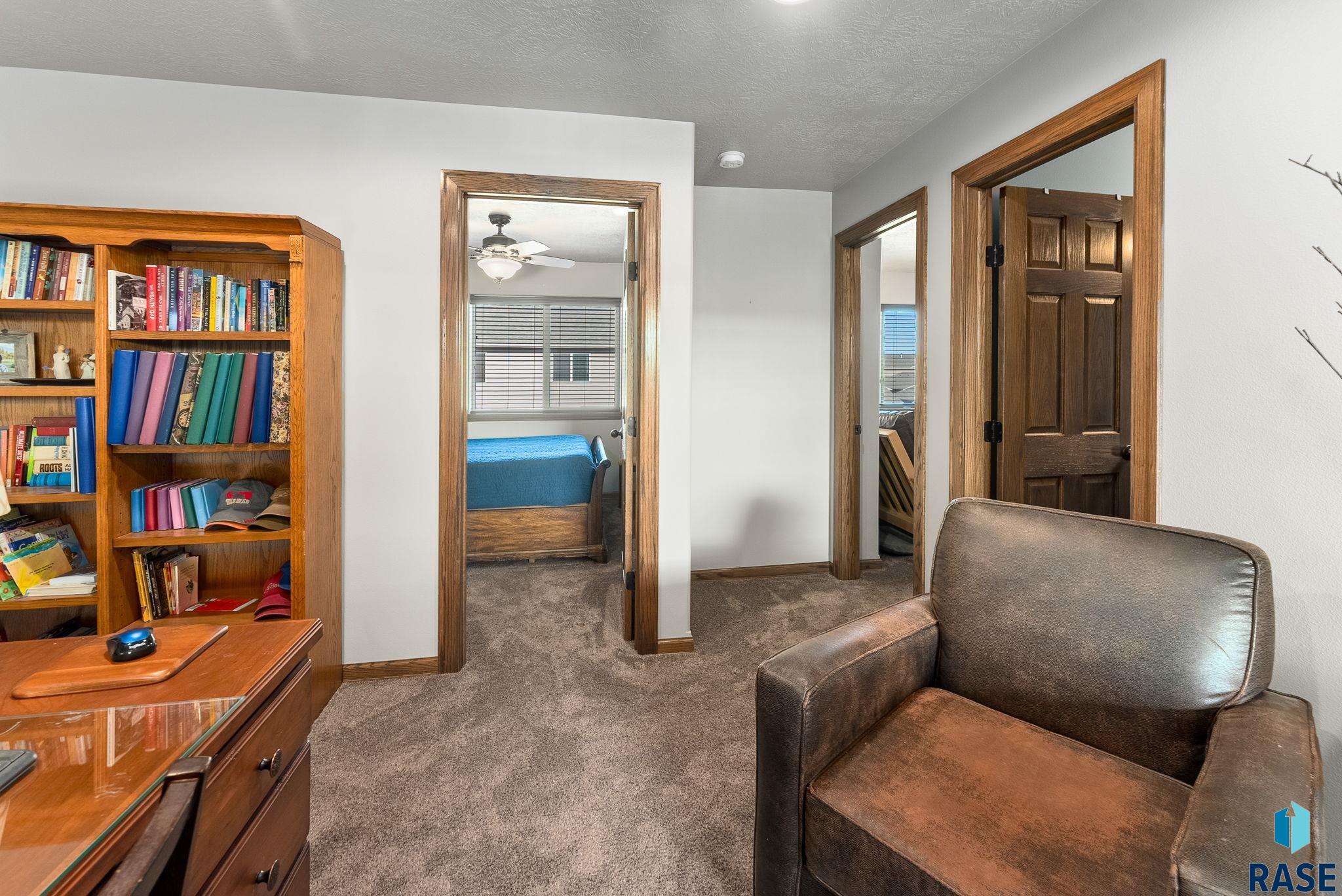 Sioux Falls, South Dakota 57108, United States, 4 Bedrooms Bedrooms, ,2 BathroomsBathrooms,Residential,Contingent,21728