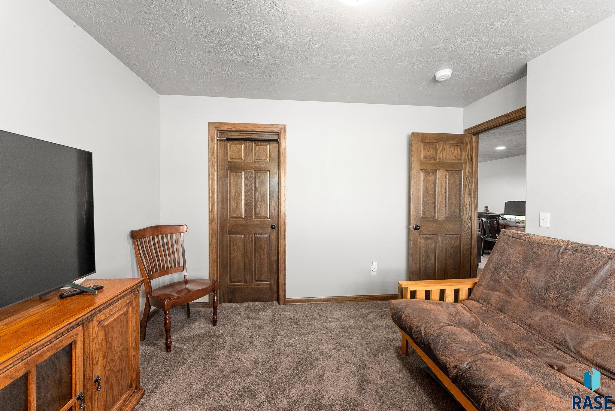 Sioux Falls, South Dakota 57108, United States, 4 Bedrooms Bedrooms, ,2 BathroomsBathrooms,Residential,Contingent,21728