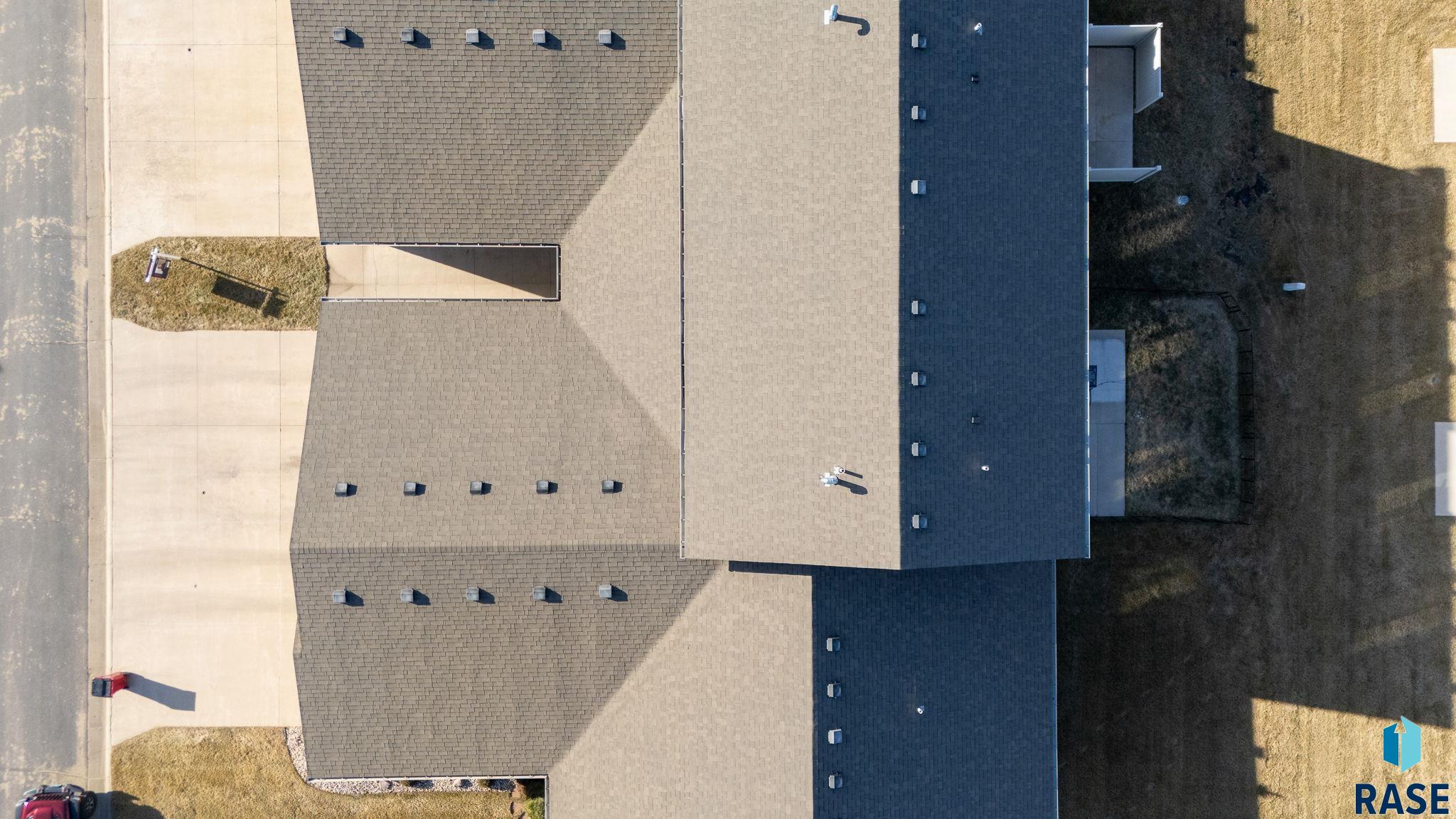 Sioux Falls, South Dakota 57108, United States, 4 Bedrooms Bedrooms, ,2 BathroomsBathrooms,Residential,Contingent,21728