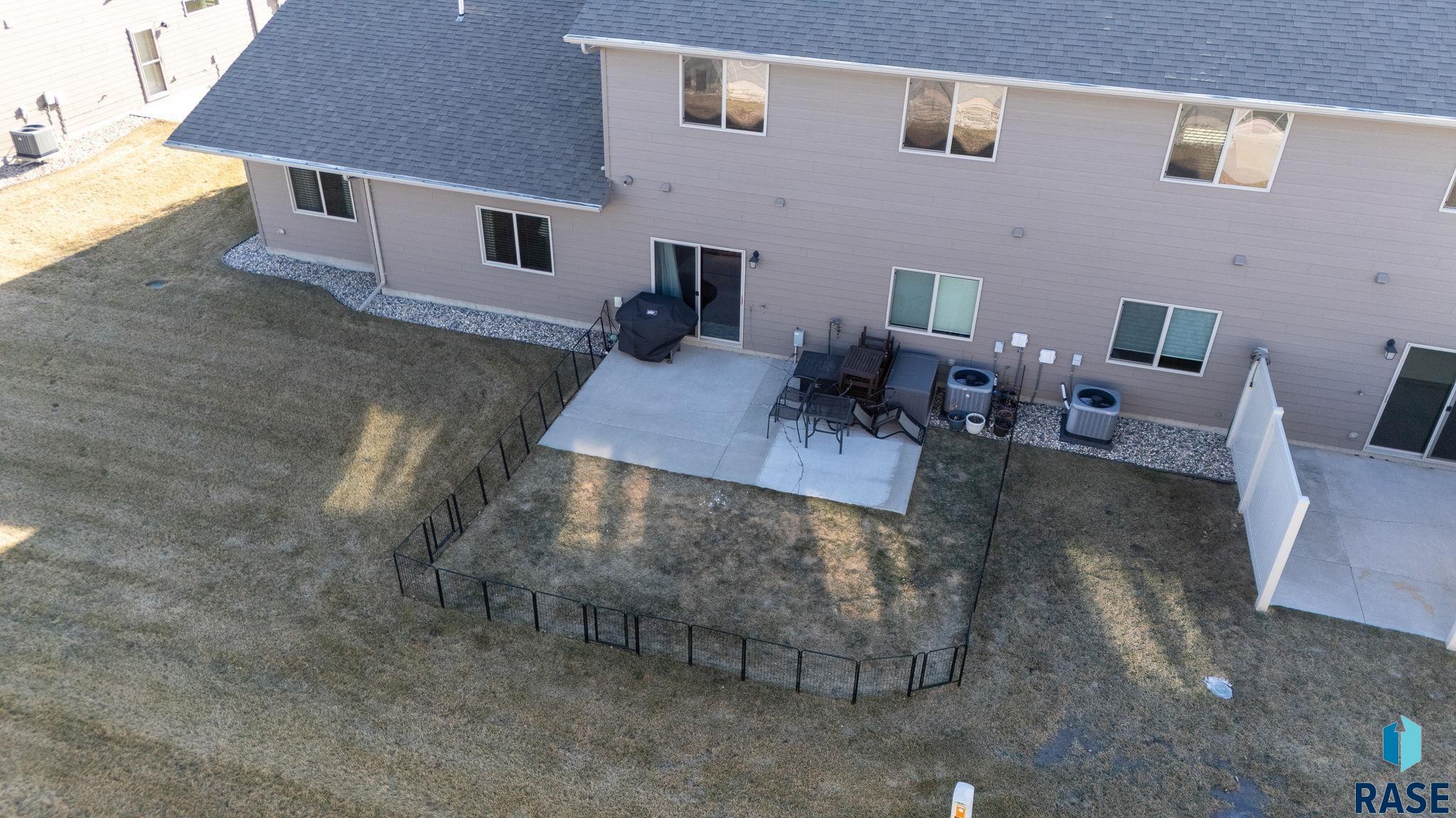 Sioux Falls, South Dakota 57108, United States, 4 Bedrooms Bedrooms, ,2 BathroomsBathrooms,Residential,Contingent,21728