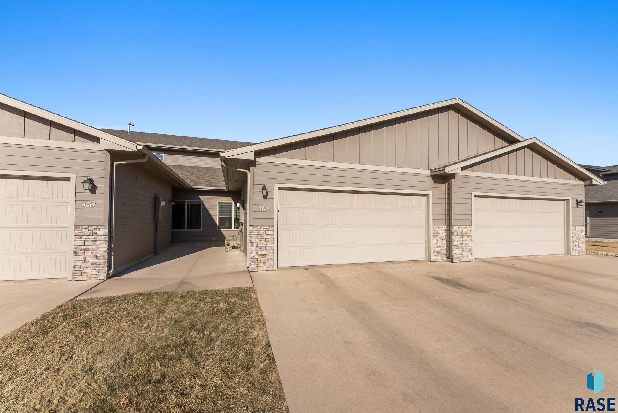 Sioux Falls, South Dakota 57108, United States, 4 Bedrooms Bedrooms, ,2 BathroomsBathrooms,Residential,Contingent,21728