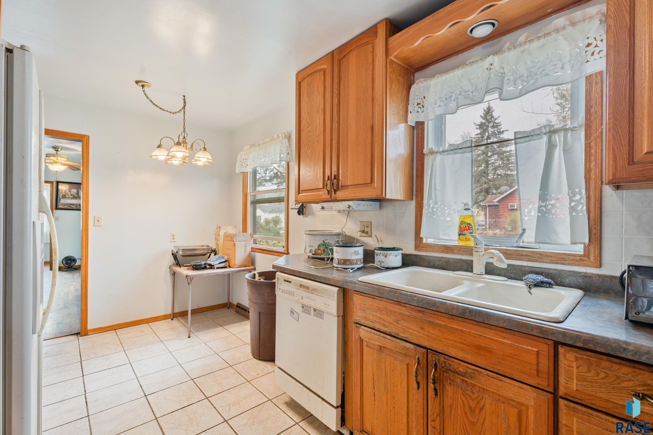 1612 E 2nd St Street, Sioux Falls, New Jersey image 6