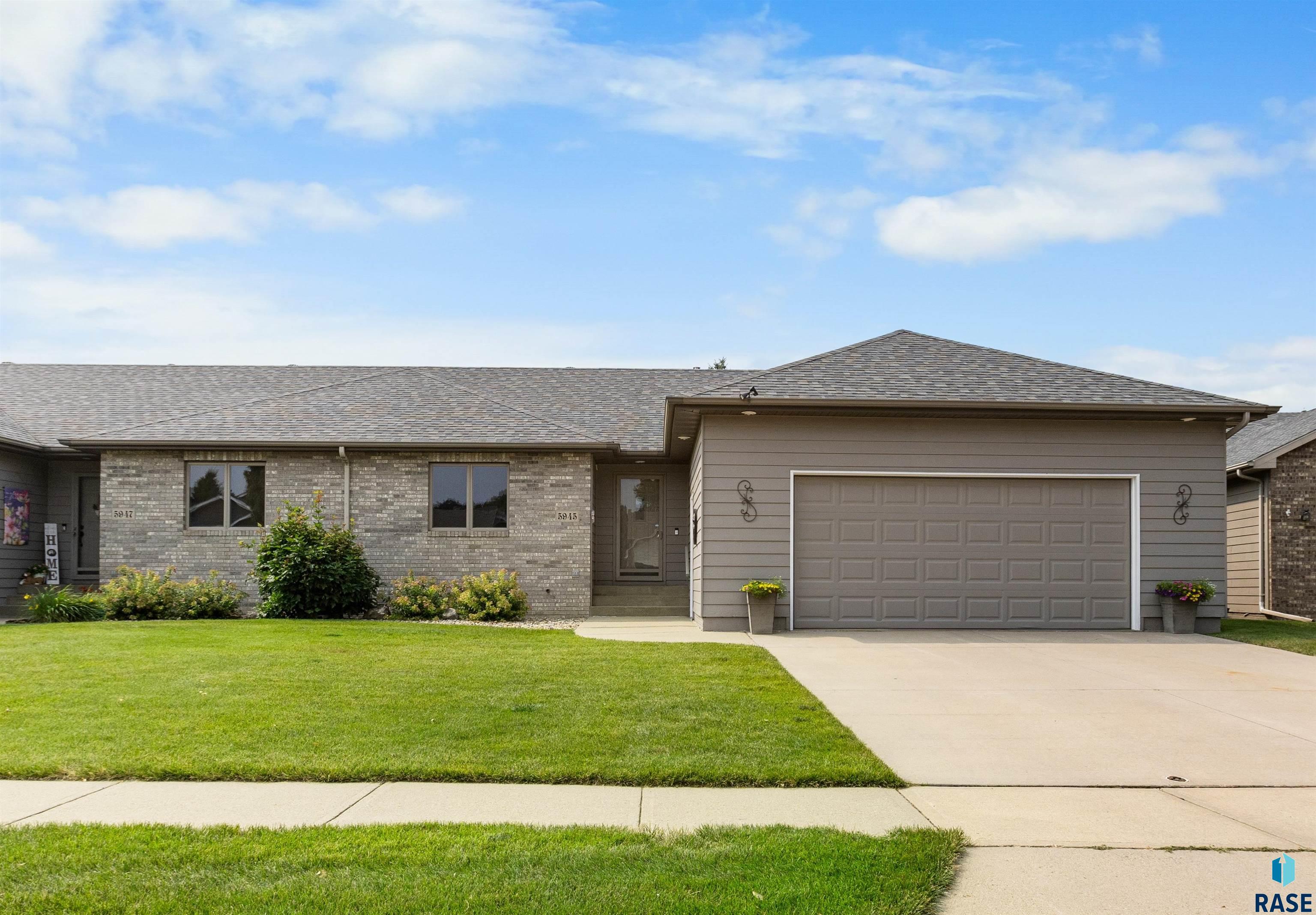 5945 S Lois Ln Lane, Sioux Falls, South Dakota image 1