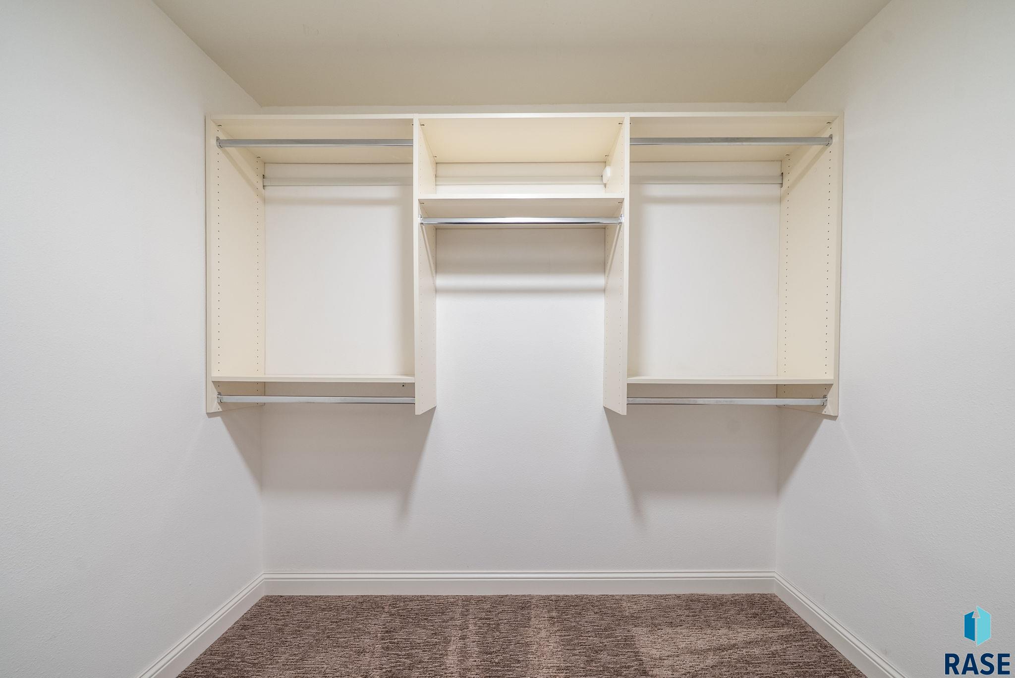 Corsica, South Dakota 57328, United States, 5 Bedrooms Bedrooms, ,3 BathroomsBathrooms,Residential,Active,226727