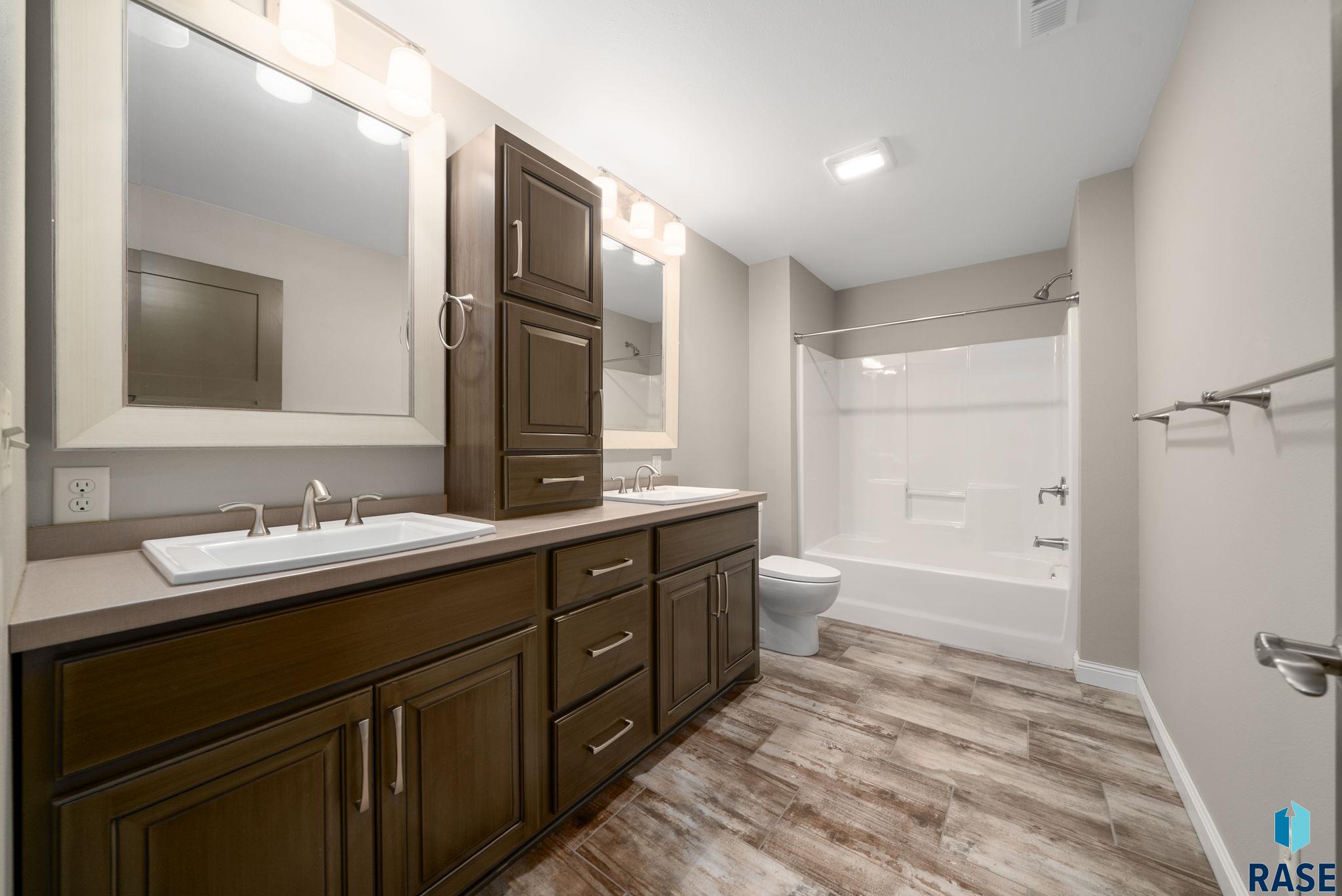 Corsica, South Dakota 57328, United States, 5 Bedrooms Bedrooms, ,3 BathroomsBathrooms,Residential,Active,226727