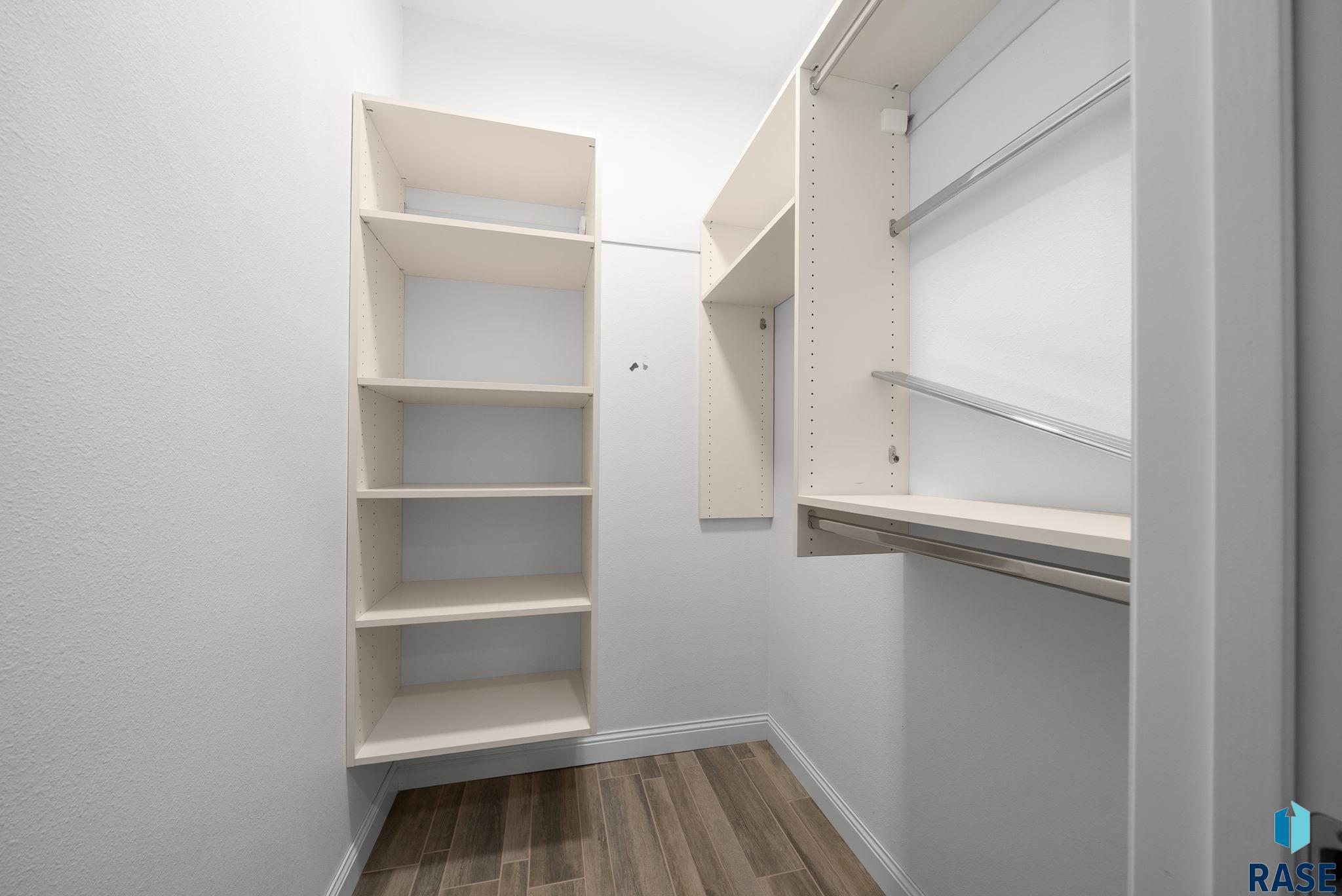 Corsica, South Dakota 57328, United States, 5 Bedrooms Bedrooms, ,3 BathroomsBathrooms,Residential,Active,226727