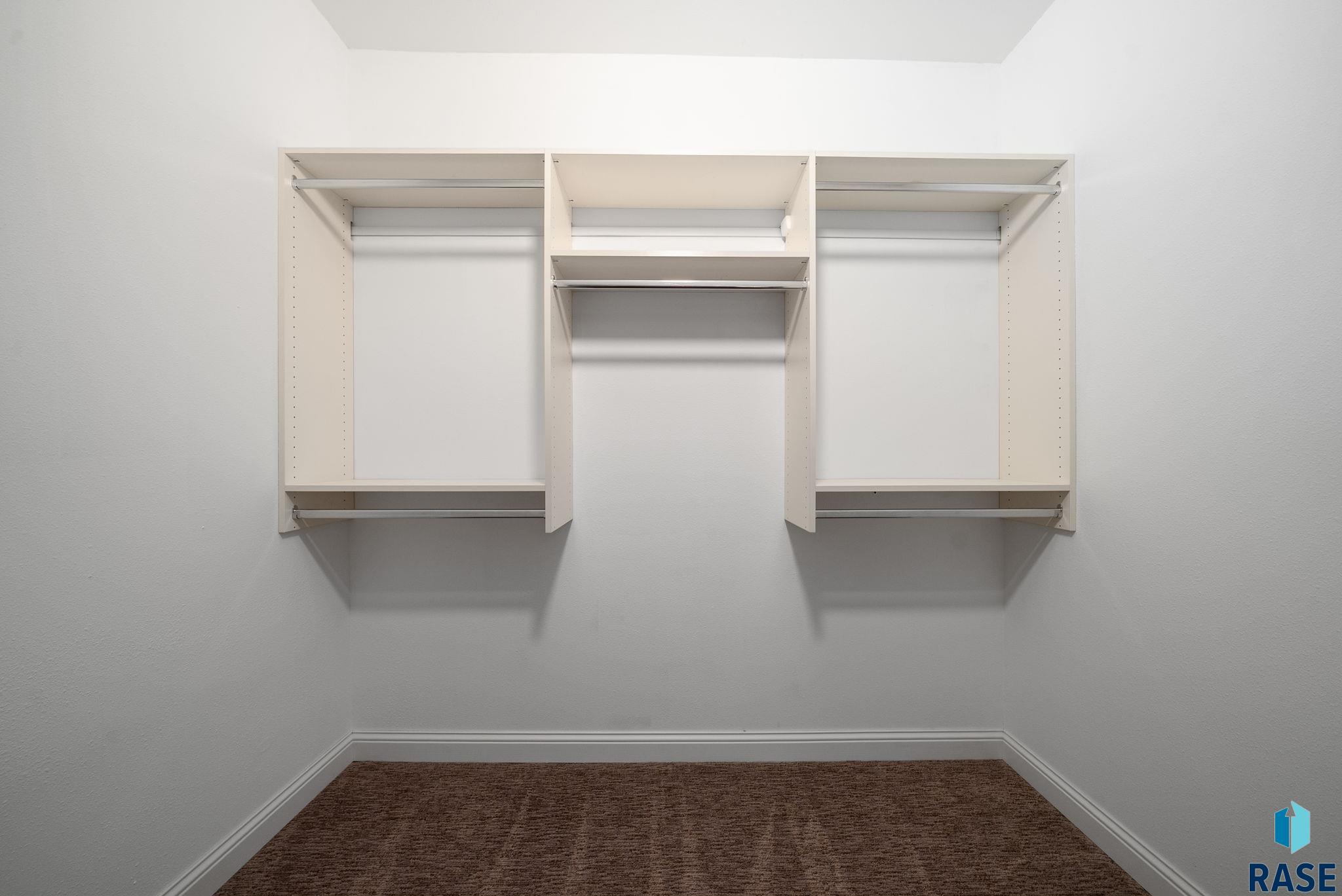 Corsica, South Dakota 57328, United States, 5 Bedrooms Bedrooms, ,3 BathroomsBathrooms,Residential,Active,226727