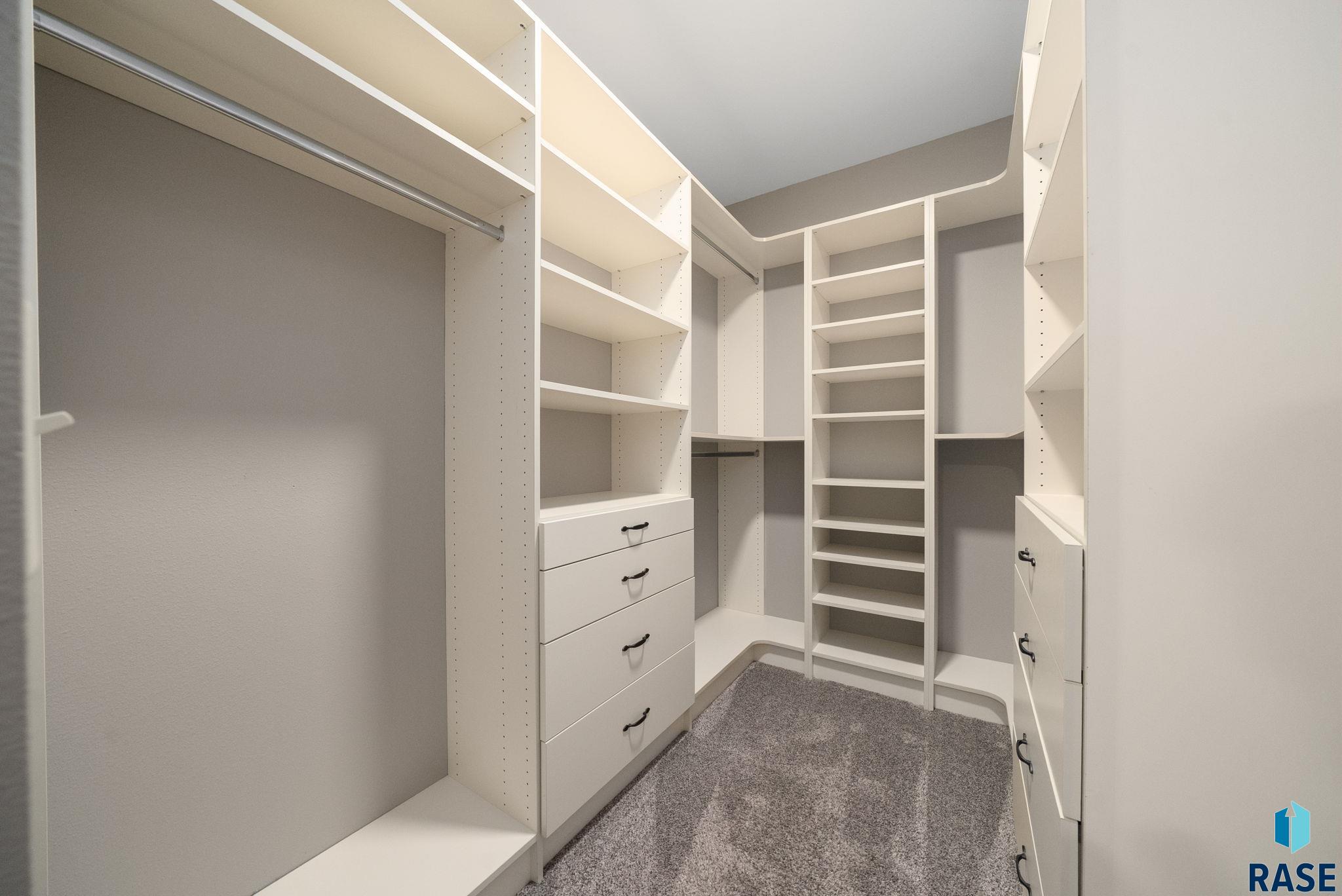 Corsica, South Dakota 57328, United States, 5 Bedrooms Bedrooms, ,3 BathroomsBathrooms,Residential,Active,226727