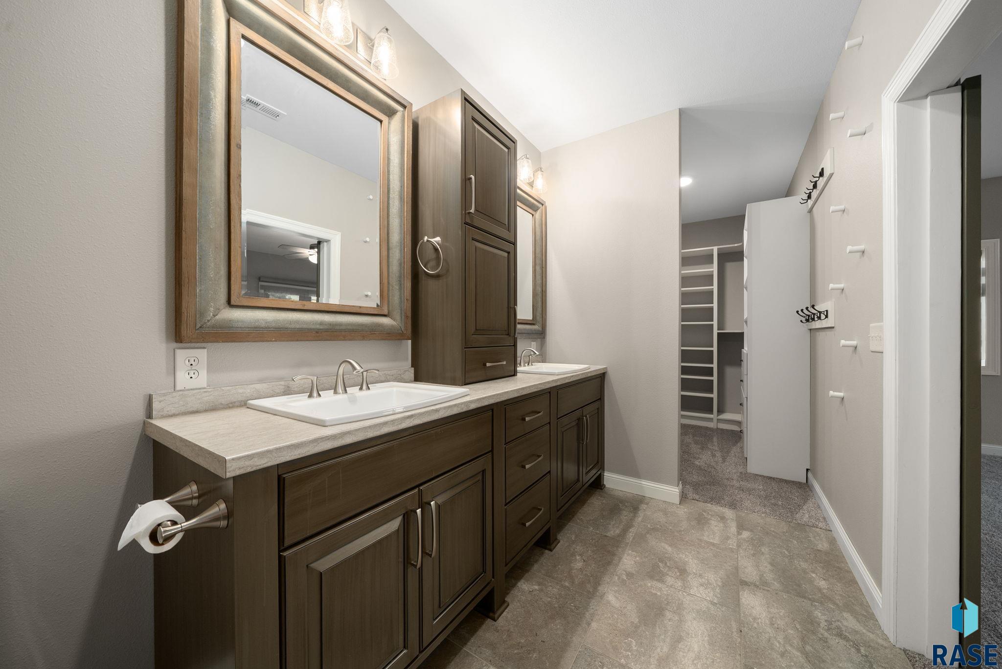 Corsica, South Dakota 57328, United States, 5 Bedrooms Bedrooms, ,3 BathroomsBathrooms,Residential,Active,226727