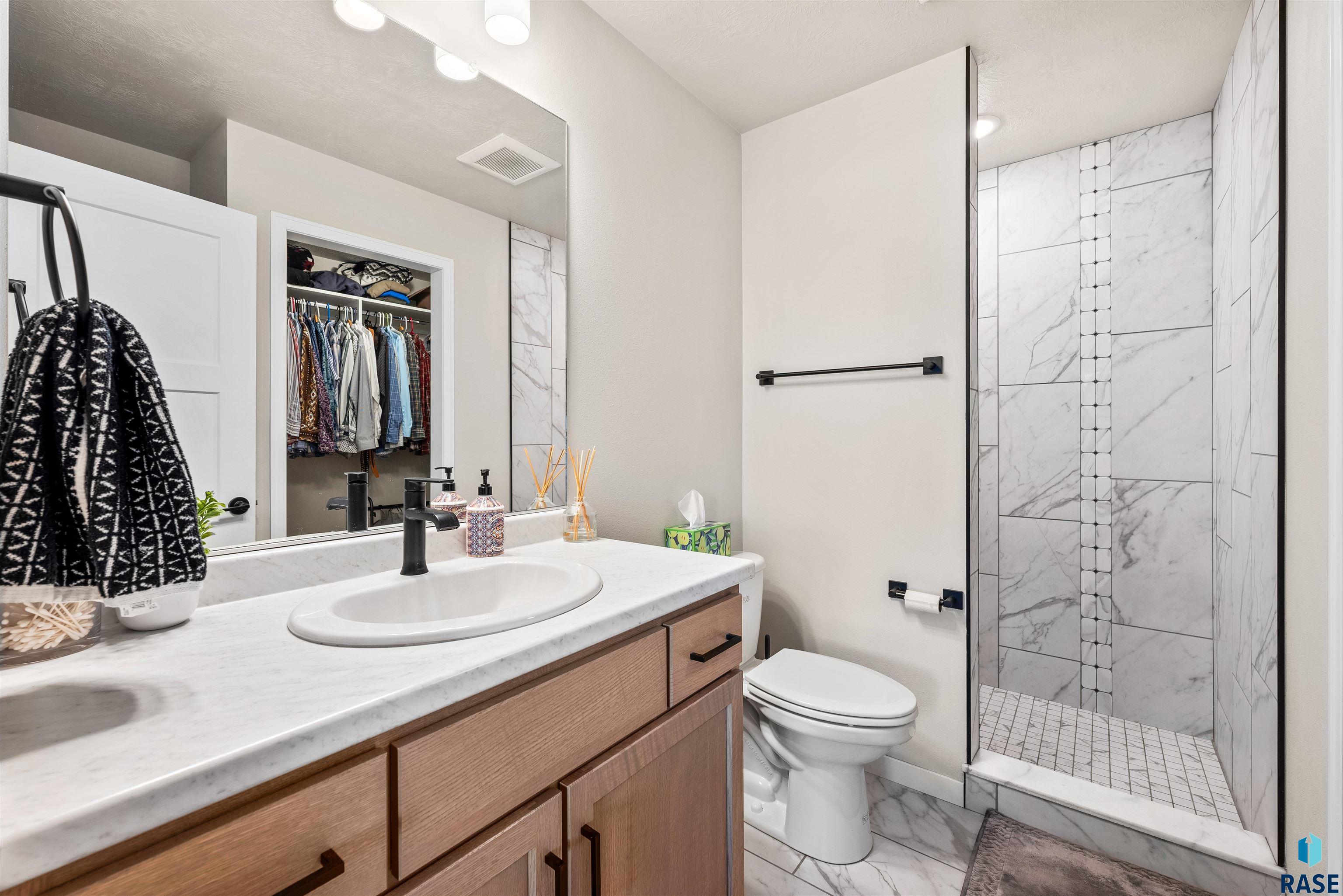 812 Sarah C Cir Circle, Garretson, South Dakota image 11