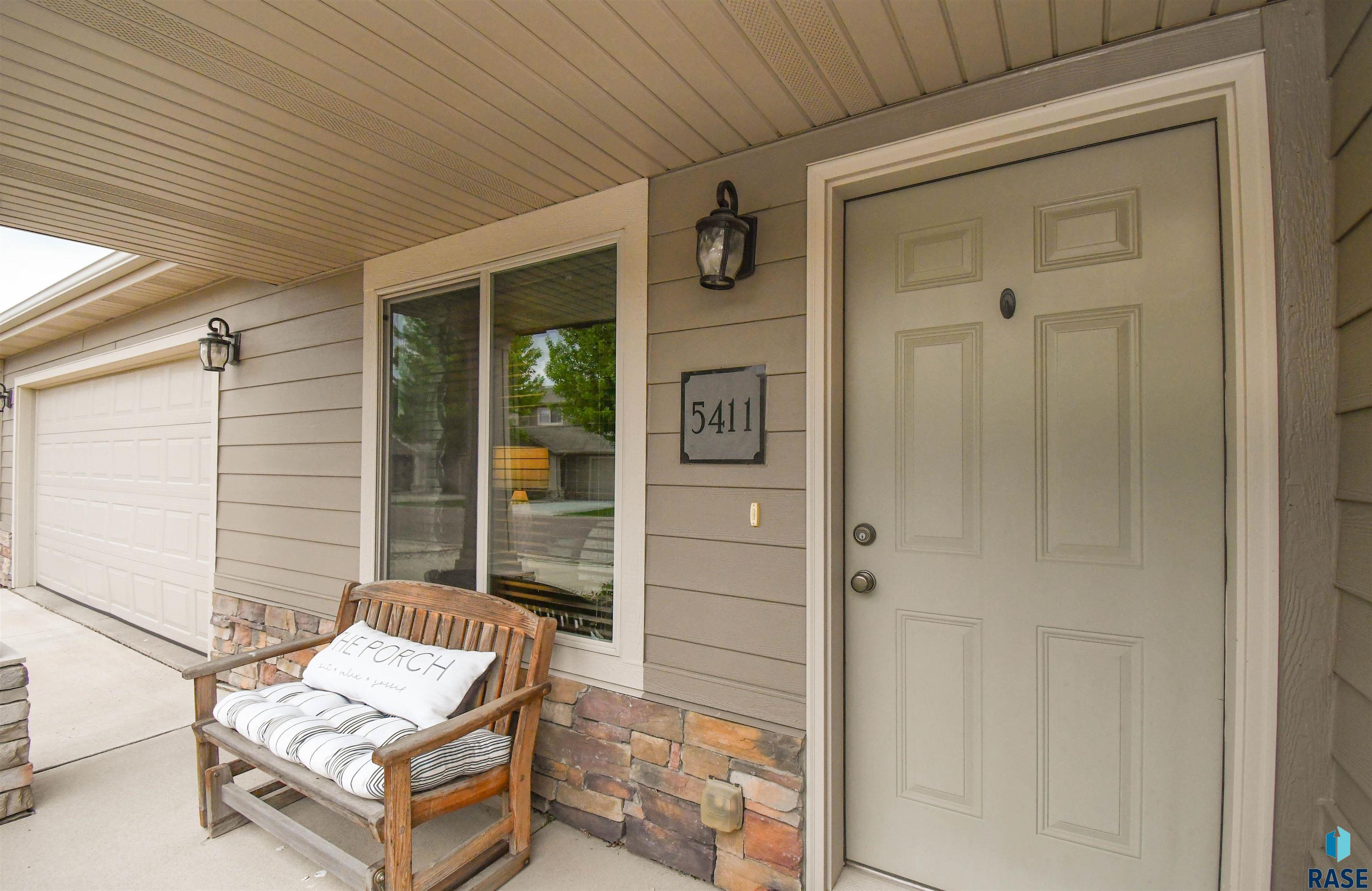 5411 S Ledgestone Pl Place, Sioux Falls, South Dakota image 2
