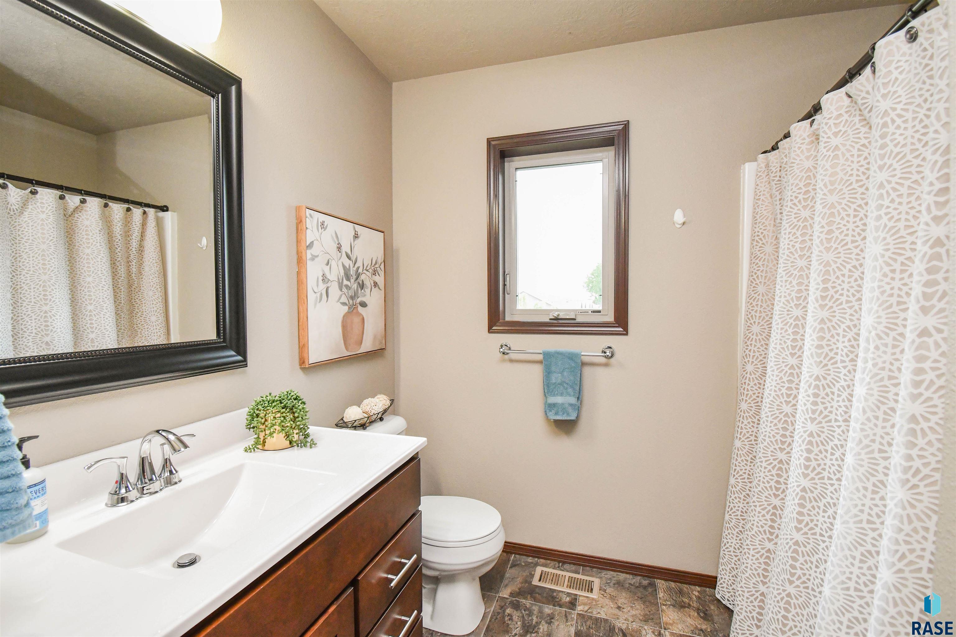 5411 S Ledgestone Pl Place, Sioux Falls, South Dakota image 14