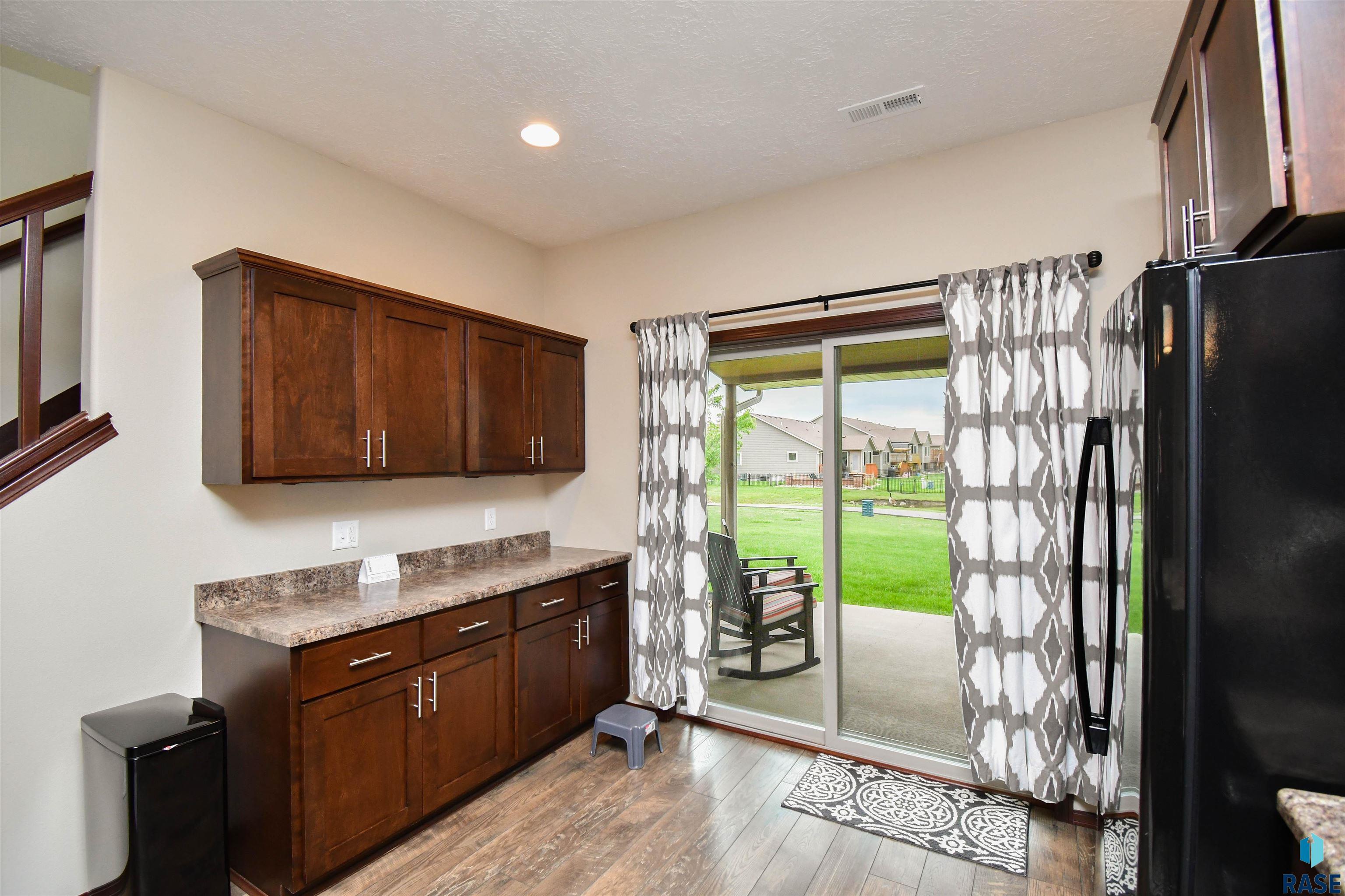 5411 S Ledgestone Pl Place, Sioux Falls, South Dakota image 6