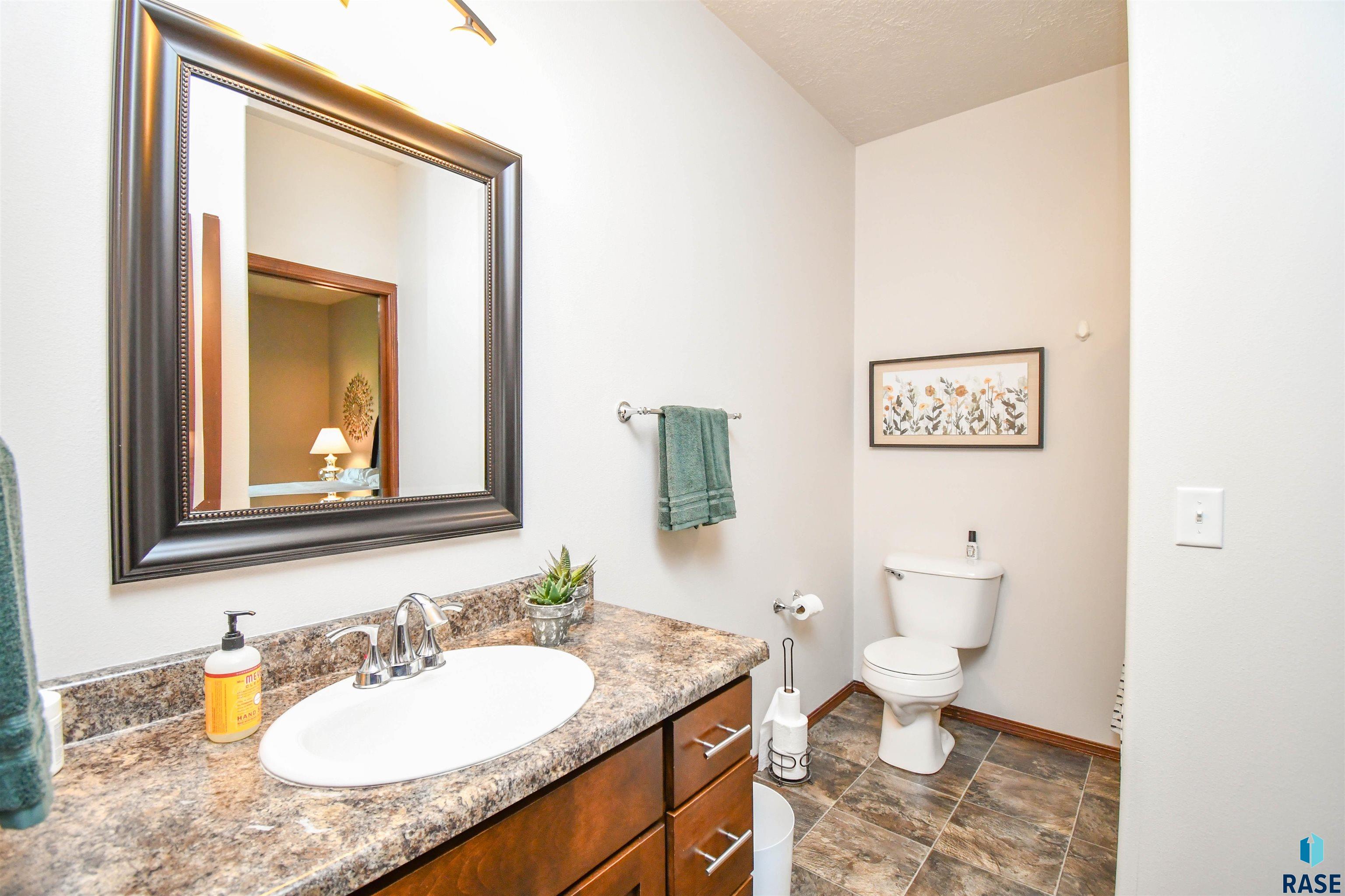 5411 S Ledgestone Pl Place, Sioux Falls, South Dakota image 9