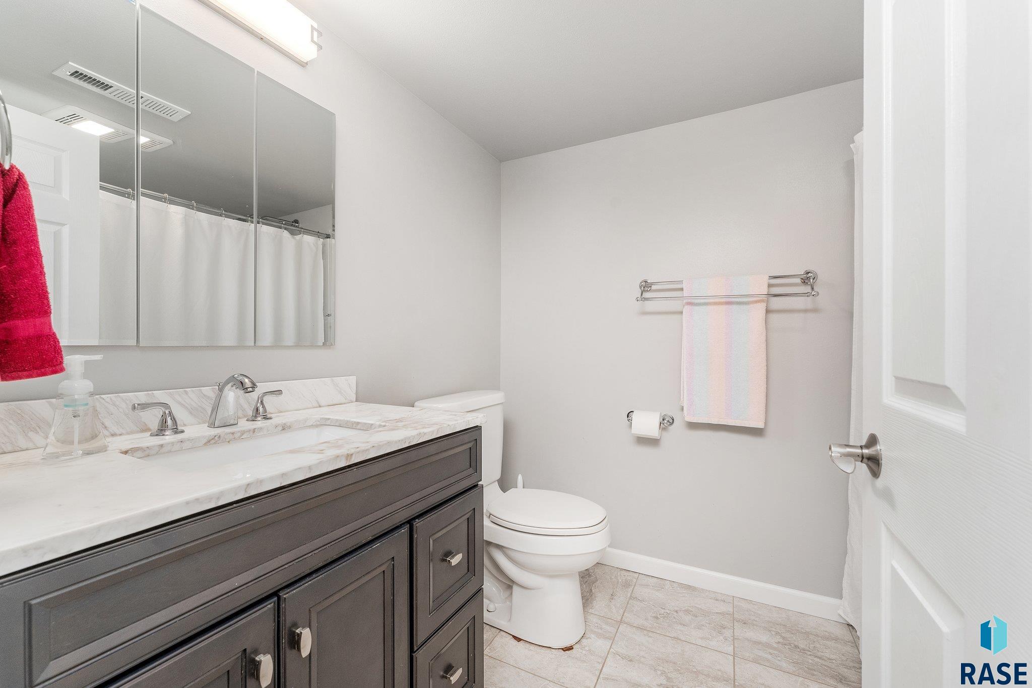 2413 E 18th St Street, Sioux Falls, New Jersey image 10