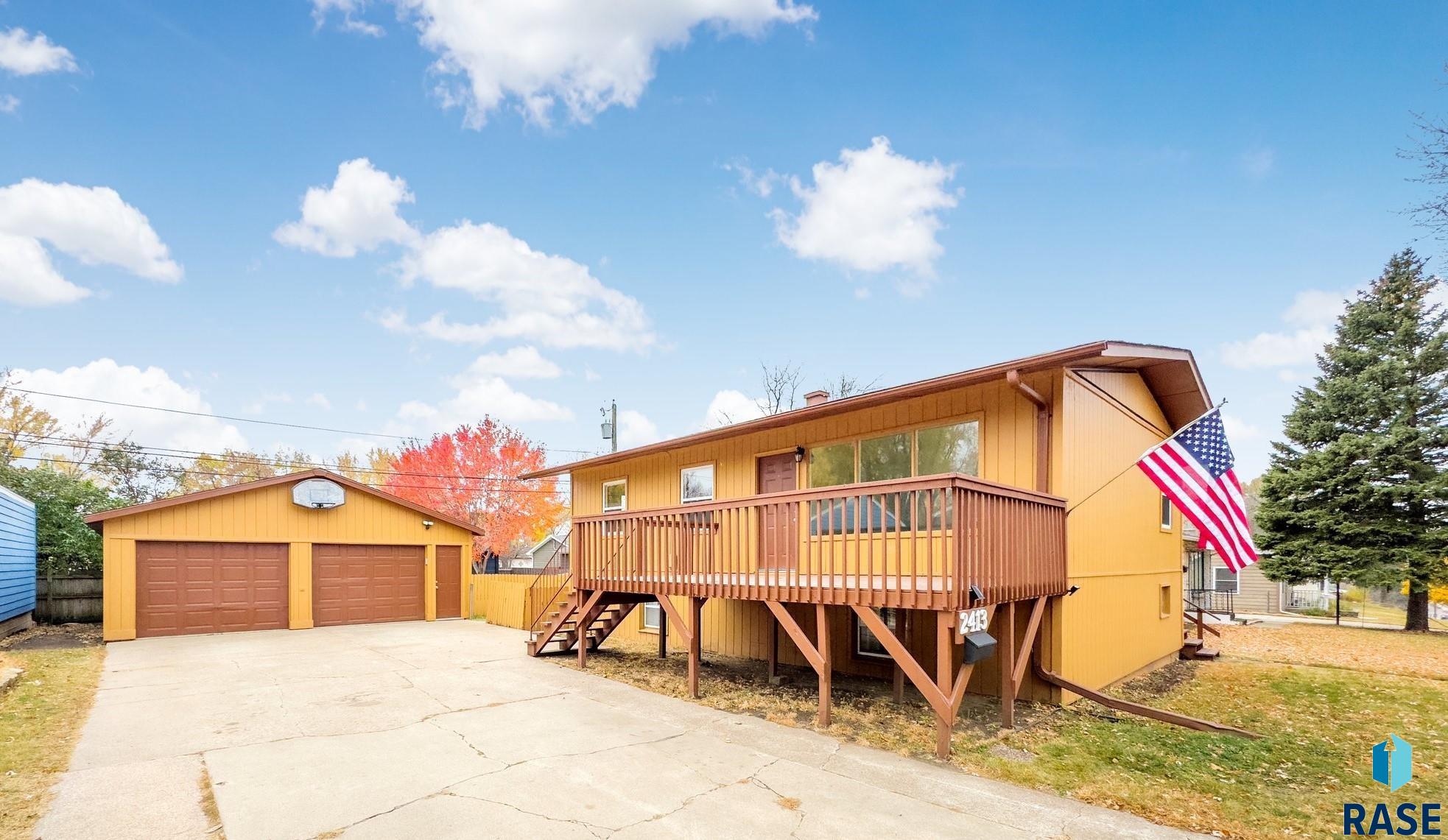 2413 E 18th St Street, Sioux Falls, New Jersey image 1