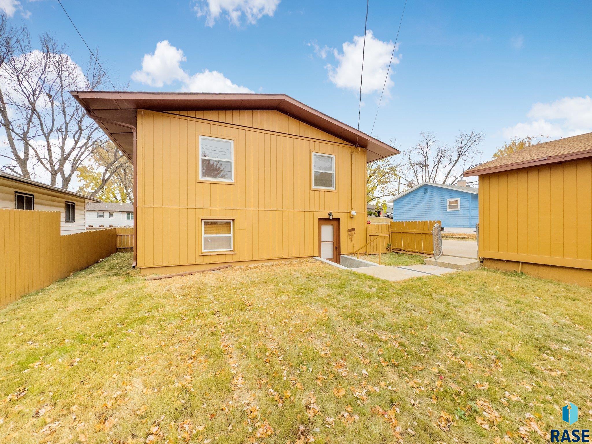 2413 E 18th St Street, Sioux Falls, New Jersey image 13