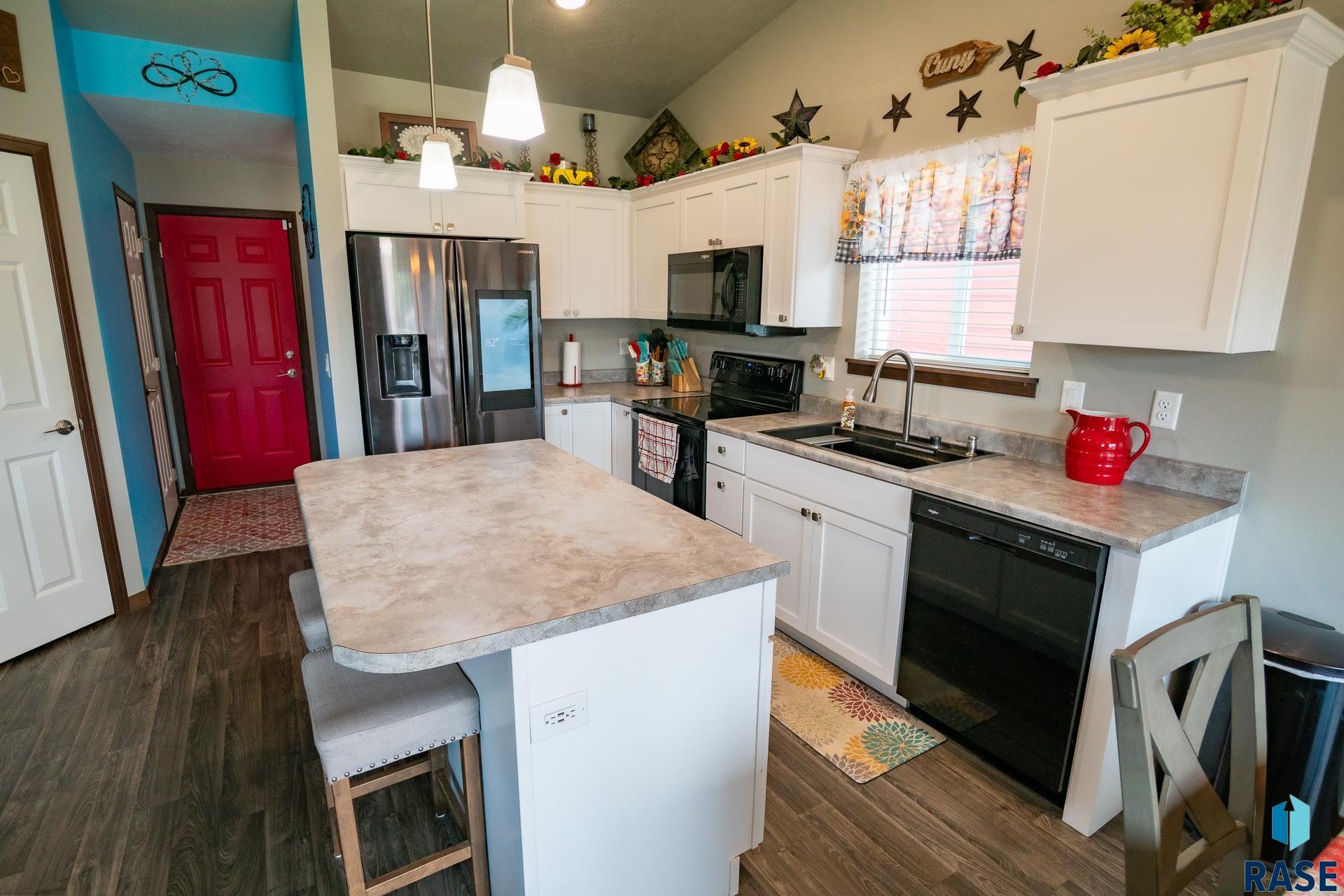 Sioux Falls, South Dakota 57107, United States, 4 Bedrooms Bedrooms, ,3 BathroomsBathrooms,Residential,Active,188714