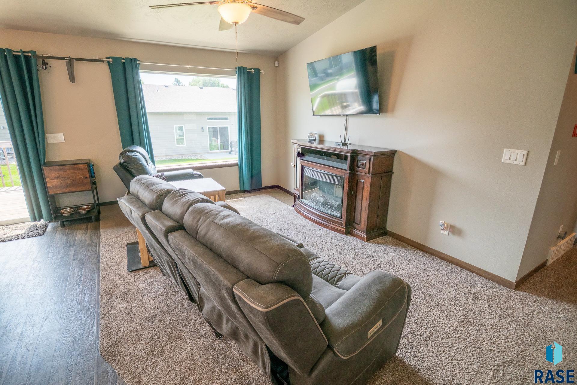 Sioux Falls, South Dakota 57107, United States, 4 Bedrooms Bedrooms, ,3 BathroomsBathrooms,Residential,Active,188714