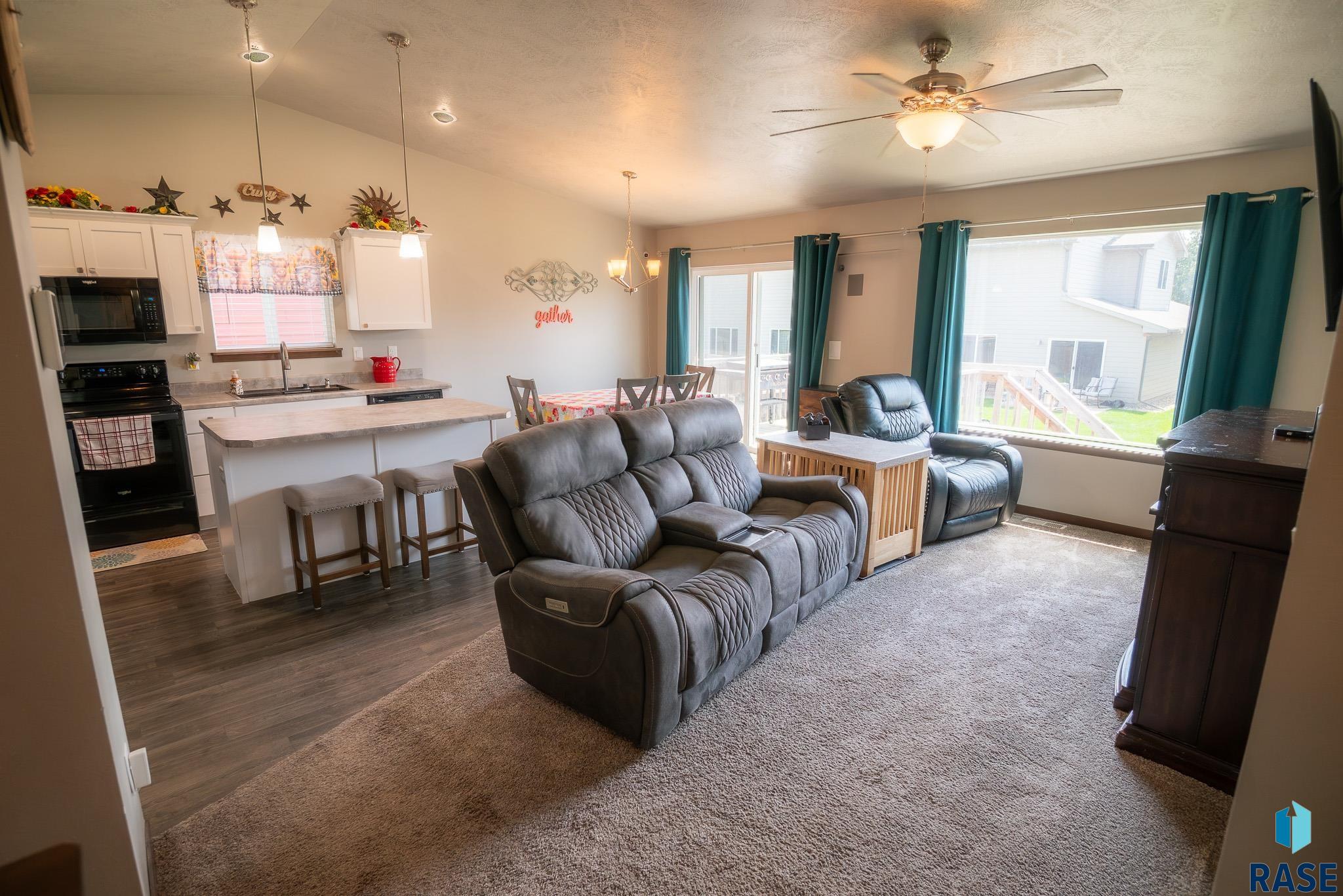 Sioux Falls, South Dakota 57107, United States, 4 Bedrooms Bedrooms, ,3 BathroomsBathrooms,Residential,Active,188714