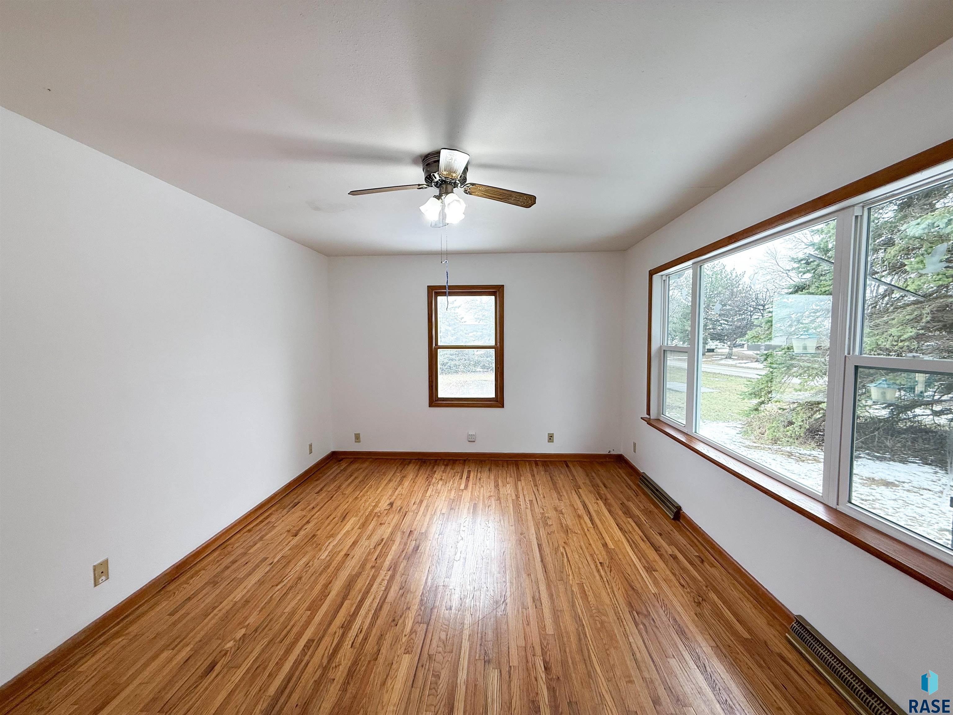100 E James St Street, Oldham, South Dakota image 6