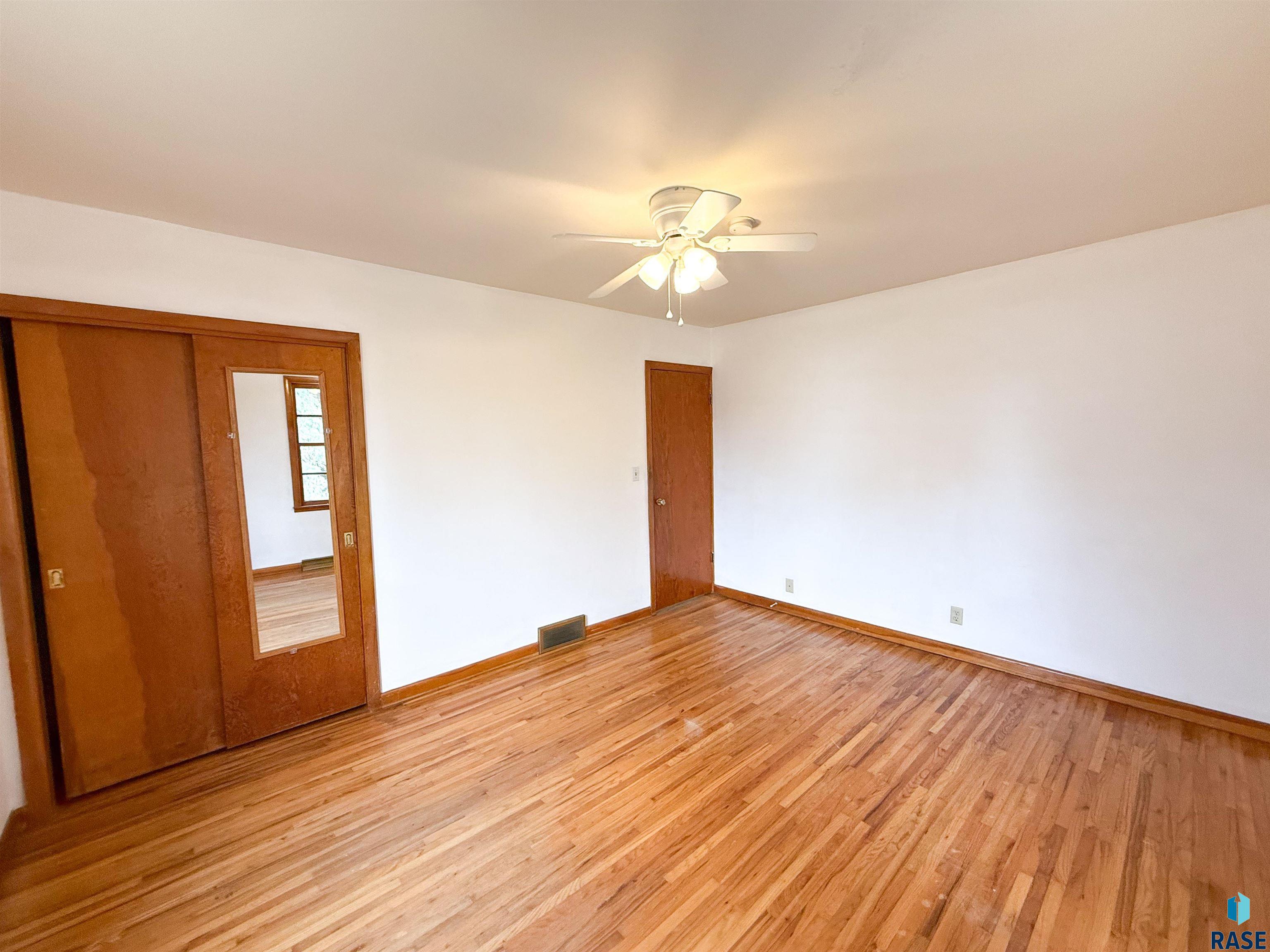 100 E James St Street, Oldham, South Dakota image 12