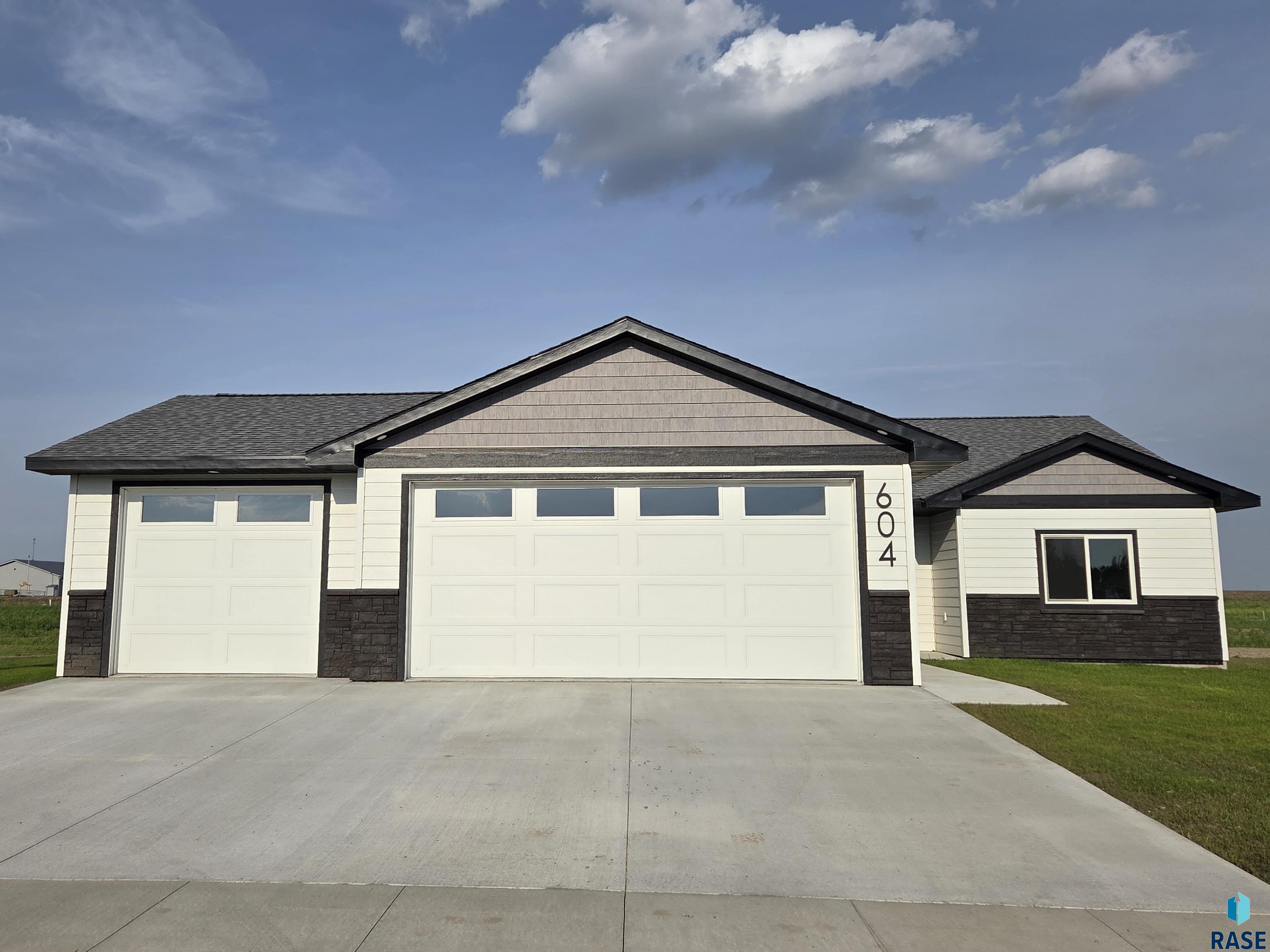 604 Wildwood Ave Avenue, Colman, South Dakota image 1