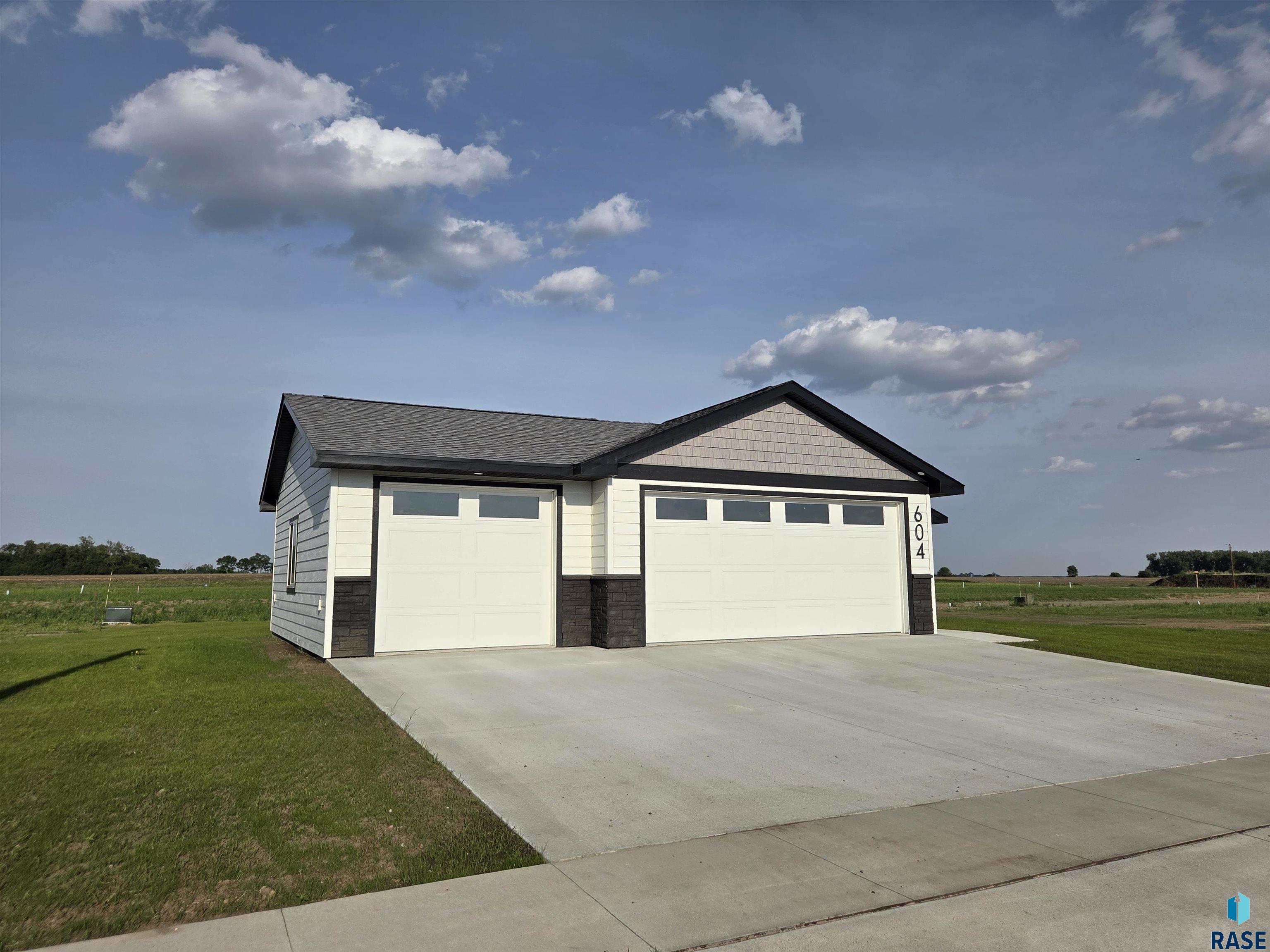 604 Wildwood Ave Avenue, Colman, South Dakota image 3