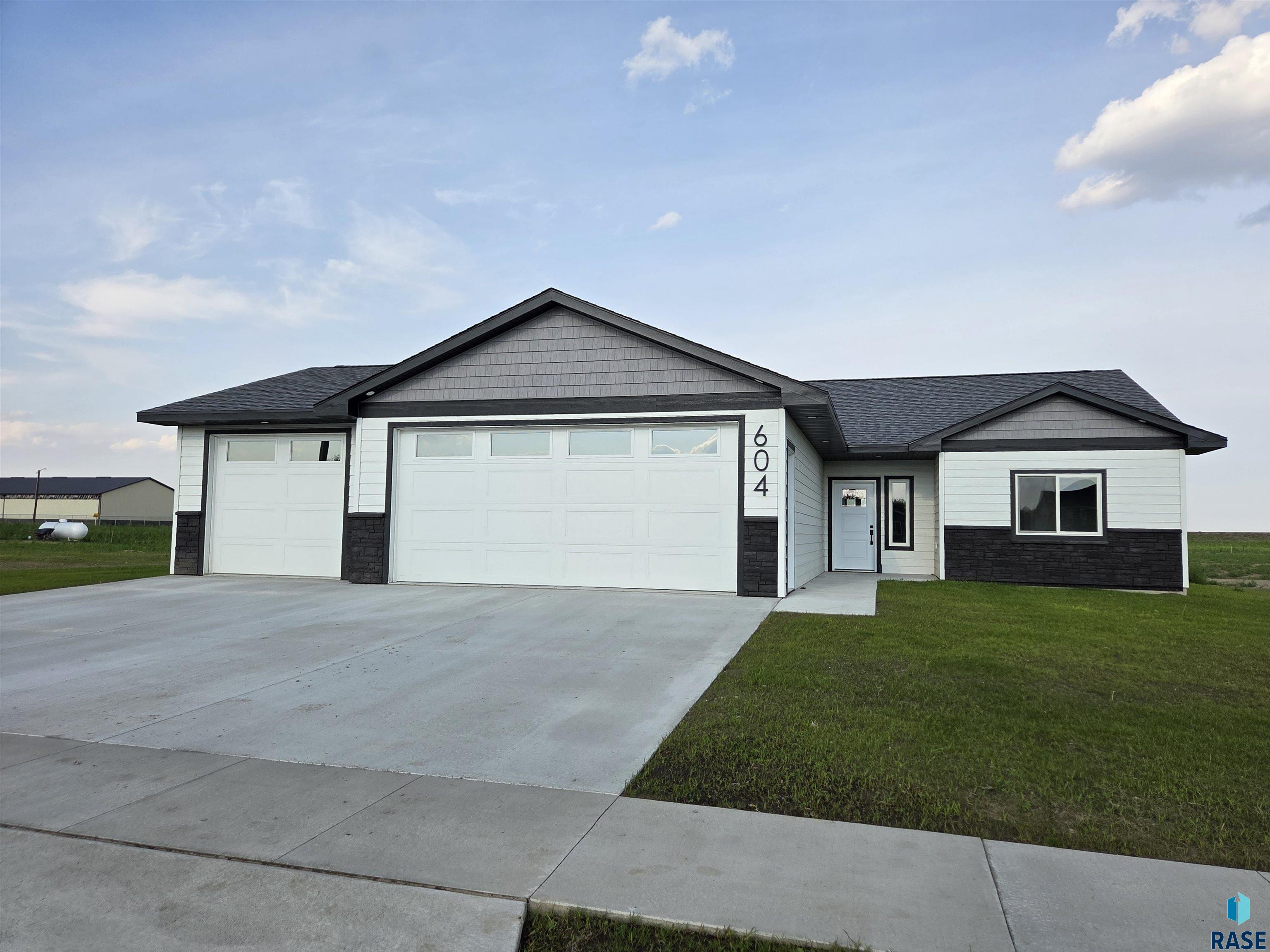 604 Wildwood Ave Avenue, Colman, South Dakota image 4