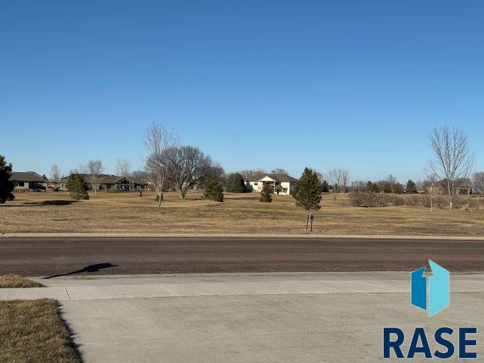 2201 Dean Dr Drive, Mitchell, South Dakota image 7