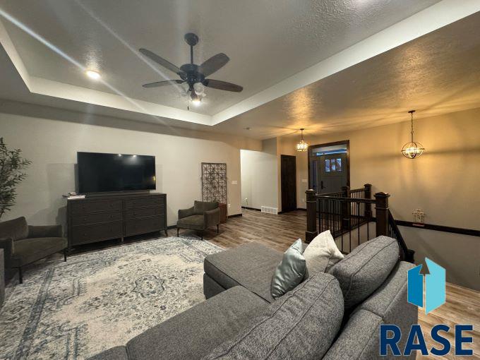 2201 Dean Dr Drive, Mitchell, South Dakota image 8