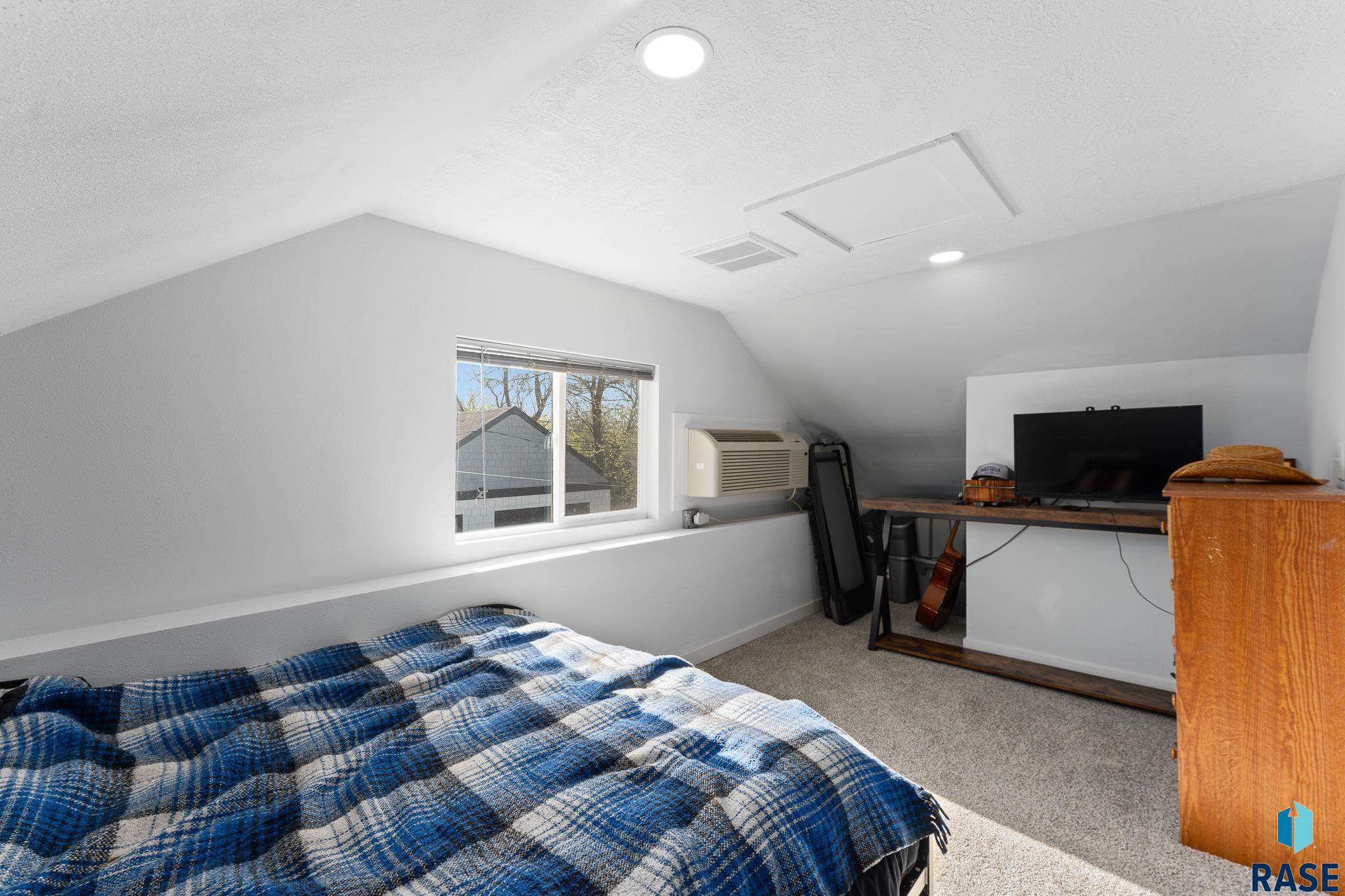 Sioux Falls, South Dakota 57105, United States, 2 Bedrooms Bedrooms, ,1 BathroomBathrooms,Residential,Active,127048