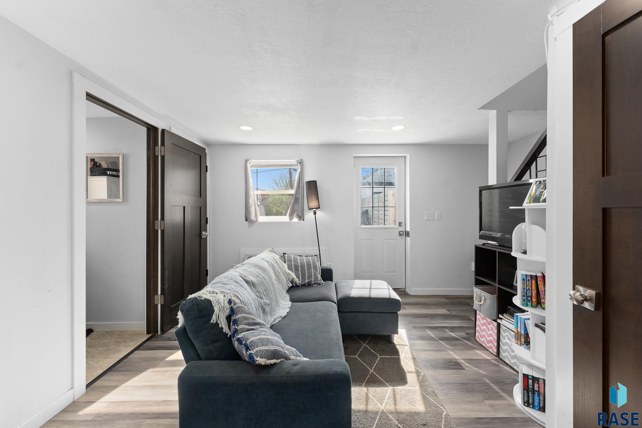 Sioux Falls, South Dakota 57105, United States, 2 Bedrooms Bedrooms, ,1 BathroomBathrooms,Residential,Active,127048