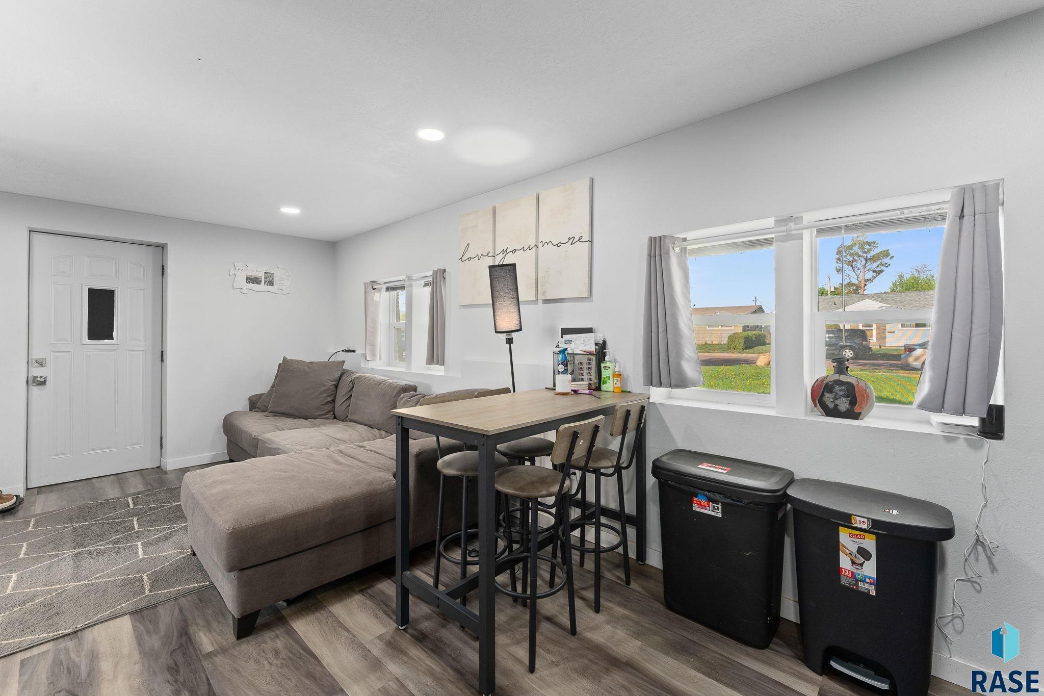 Sioux Falls, South Dakota 57105, United States, 2 Bedrooms Bedrooms, ,1 BathroomBathrooms,Residential,Active,127048