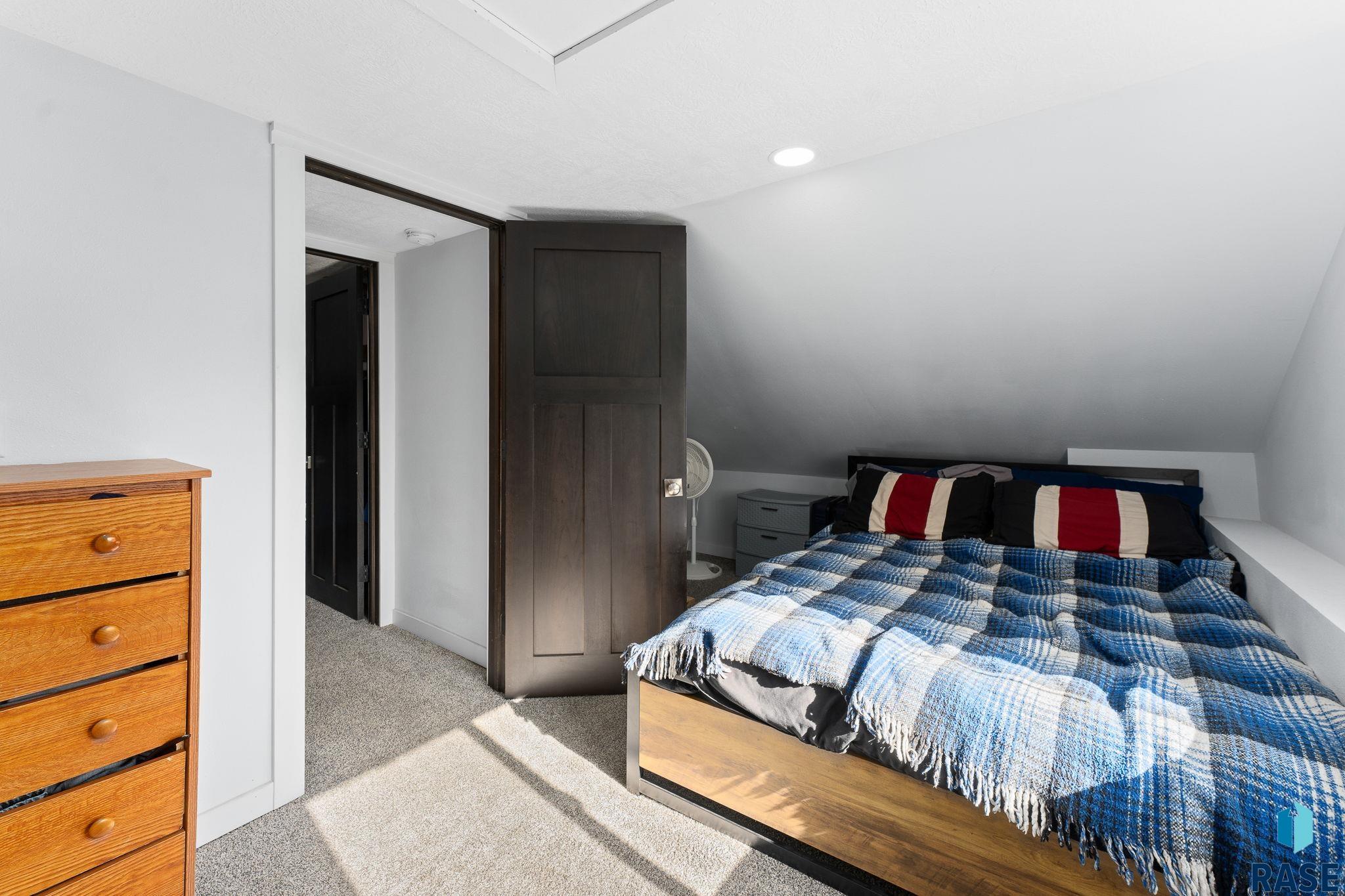 Sioux Falls, South Dakota 57105, United States, 2 Bedrooms Bedrooms, ,1 BathroomBathrooms,Residential,Active,127048