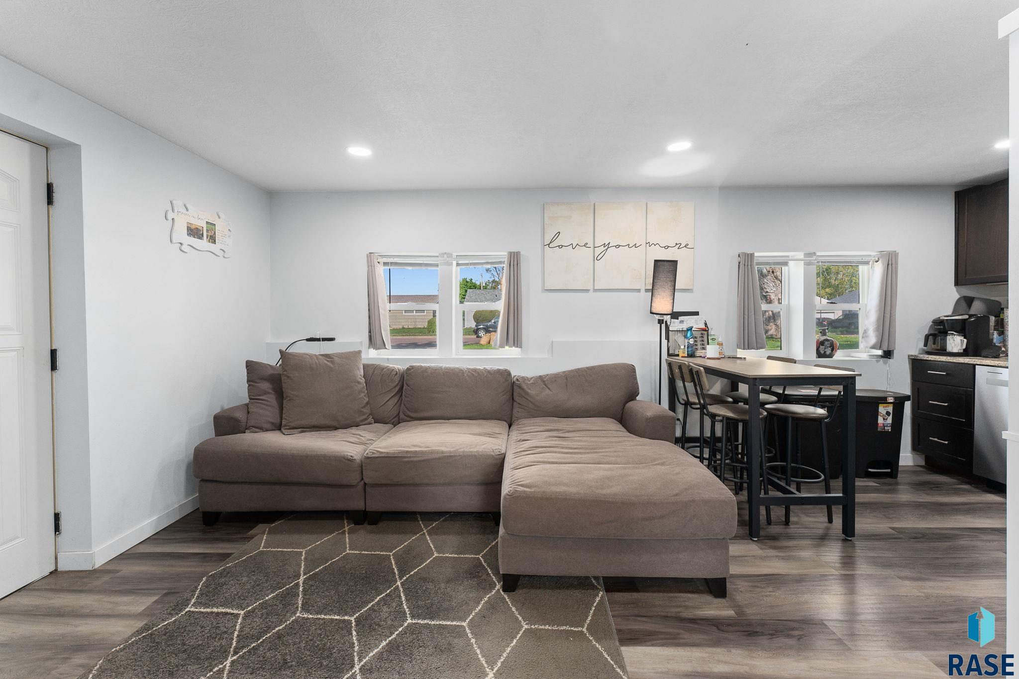 Sioux Falls, South Dakota 57105, United States, 2 Bedrooms Bedrooms, ,1 BathroomBathrooms,Residential,Active,127048