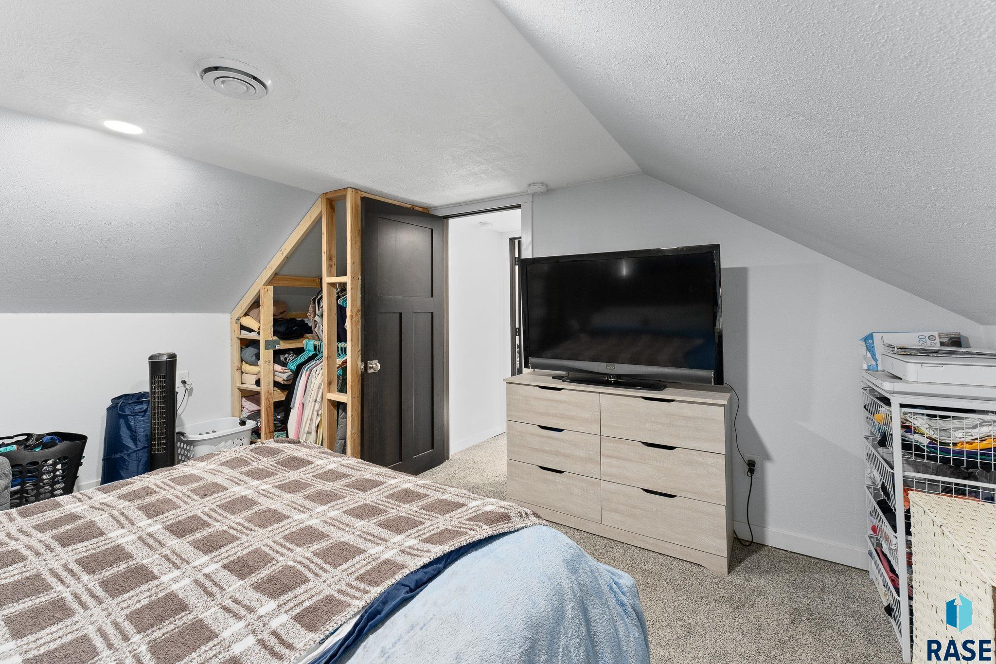 Sioux Falls, South Dakota 57105, United States, 2 Bedrooms Bedrooms, ,1 BathroomBathrooms,Residential,Active,127048