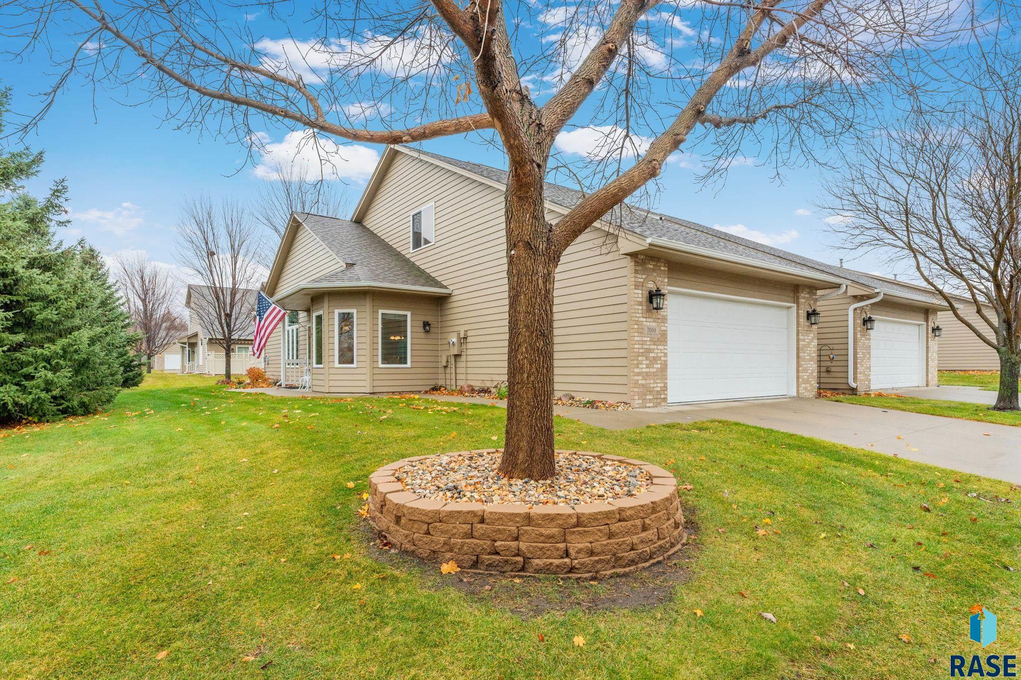 7000 S Witzke Pl Place, Sioux Falls, South Dakota image 1