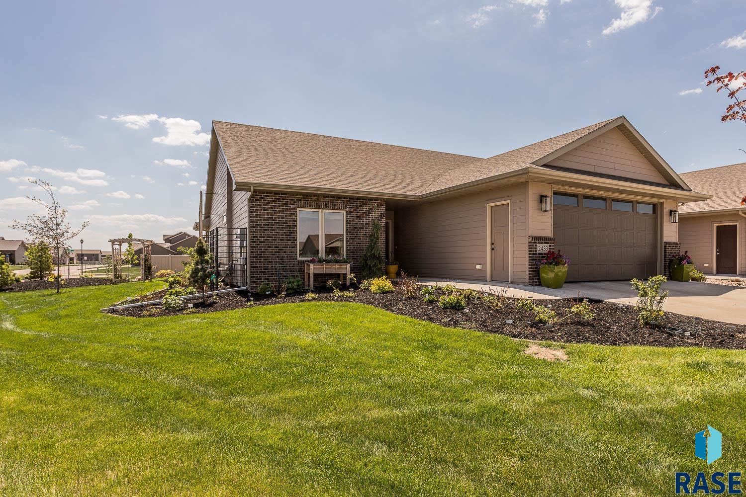 2433 E Joshua Cir Circle, Sioux Falls, New Jersey image 4
