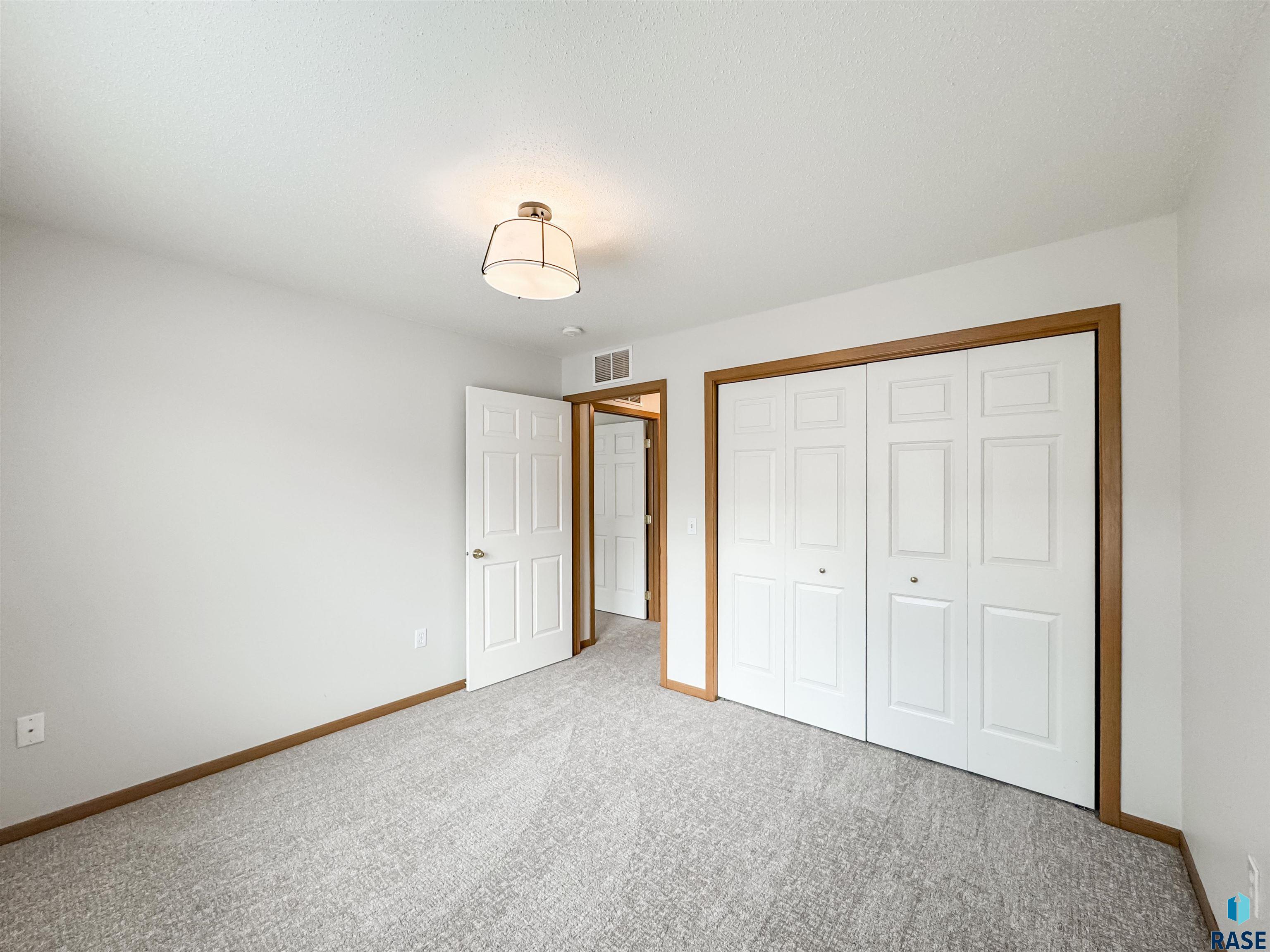 7115 W 56th St Street #49, Sioux Falls, New Jersey image 23