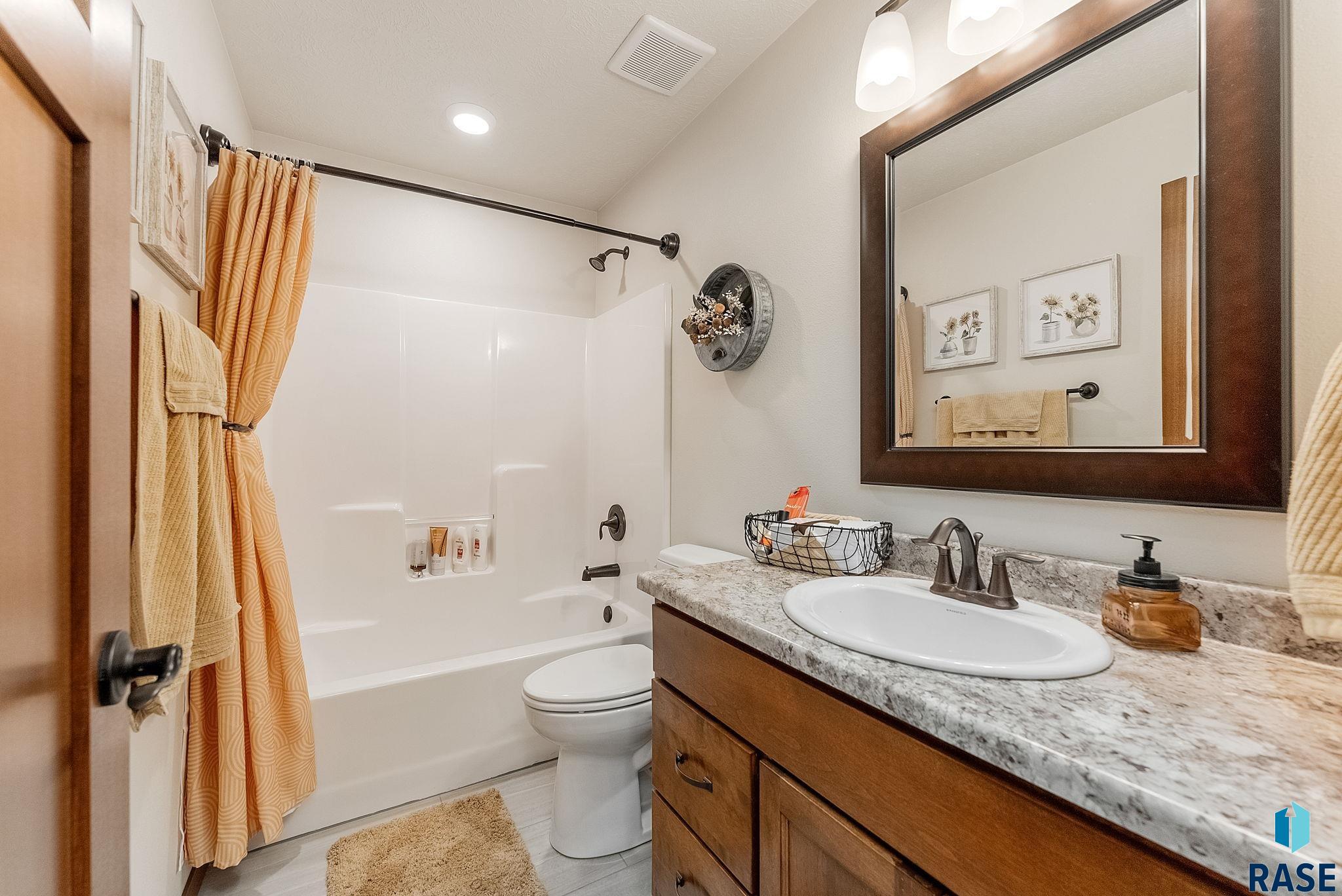 4300 Knob Hill Ct Court, Sioux Falls, South Dakota image 13