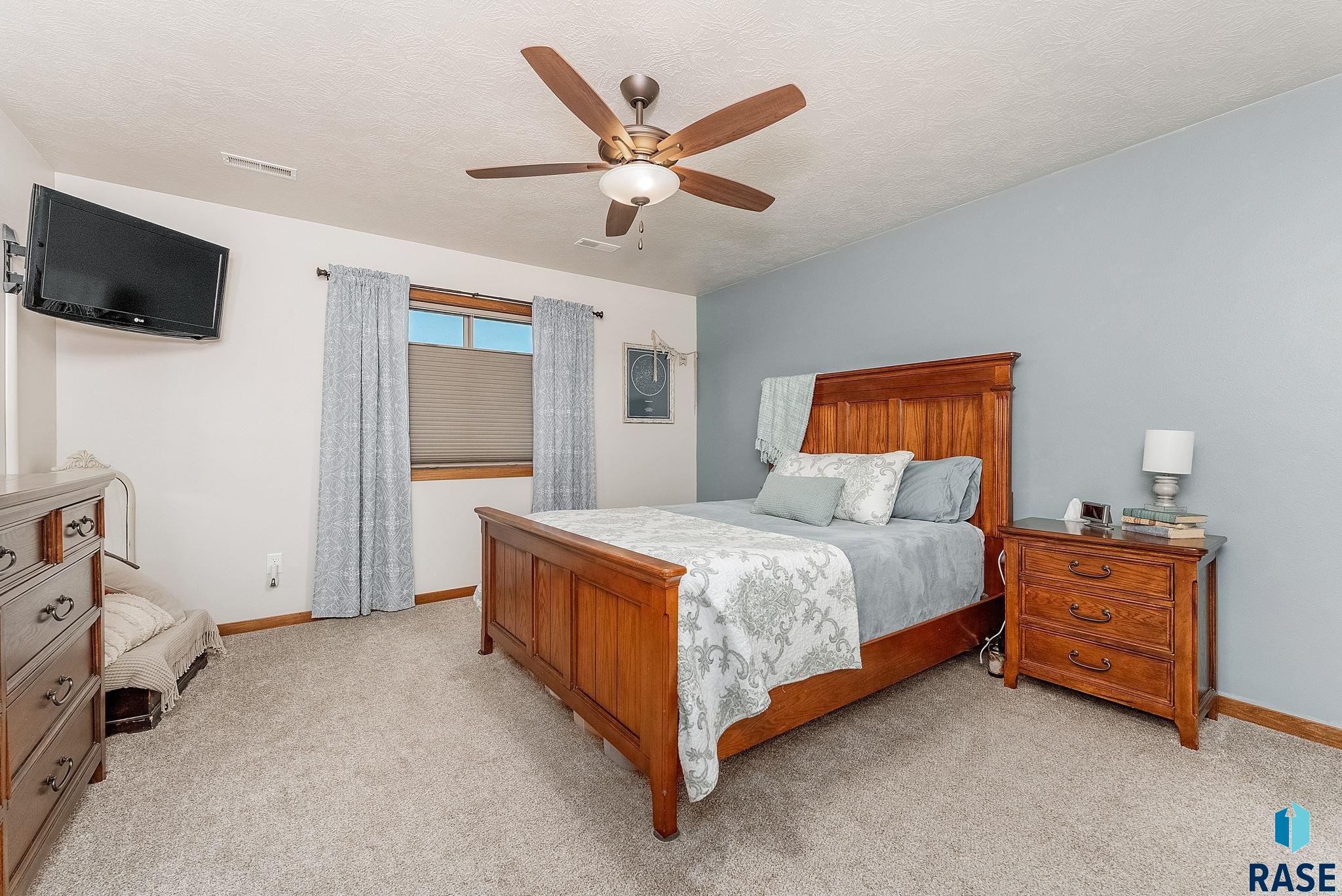 4300 Knob Hill Ct Court, Sioux Falls, South Dakota image 10