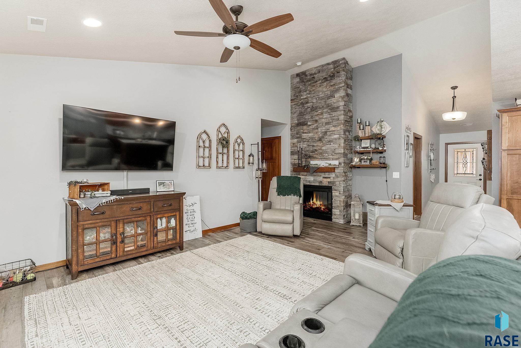 4300 Knob Hill Ct Court, Sioux Falls, South Dakota image 9