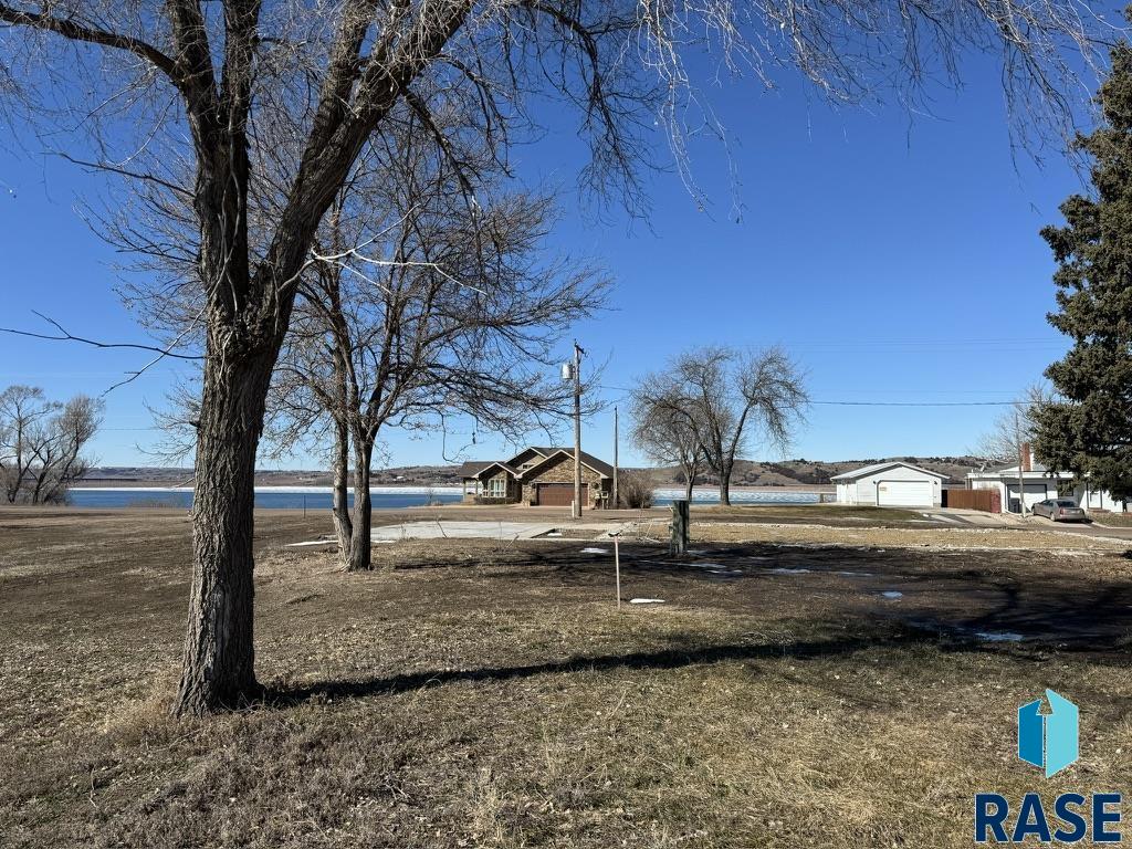 407 S River St Street, Chamberlain, South Dakota image 1