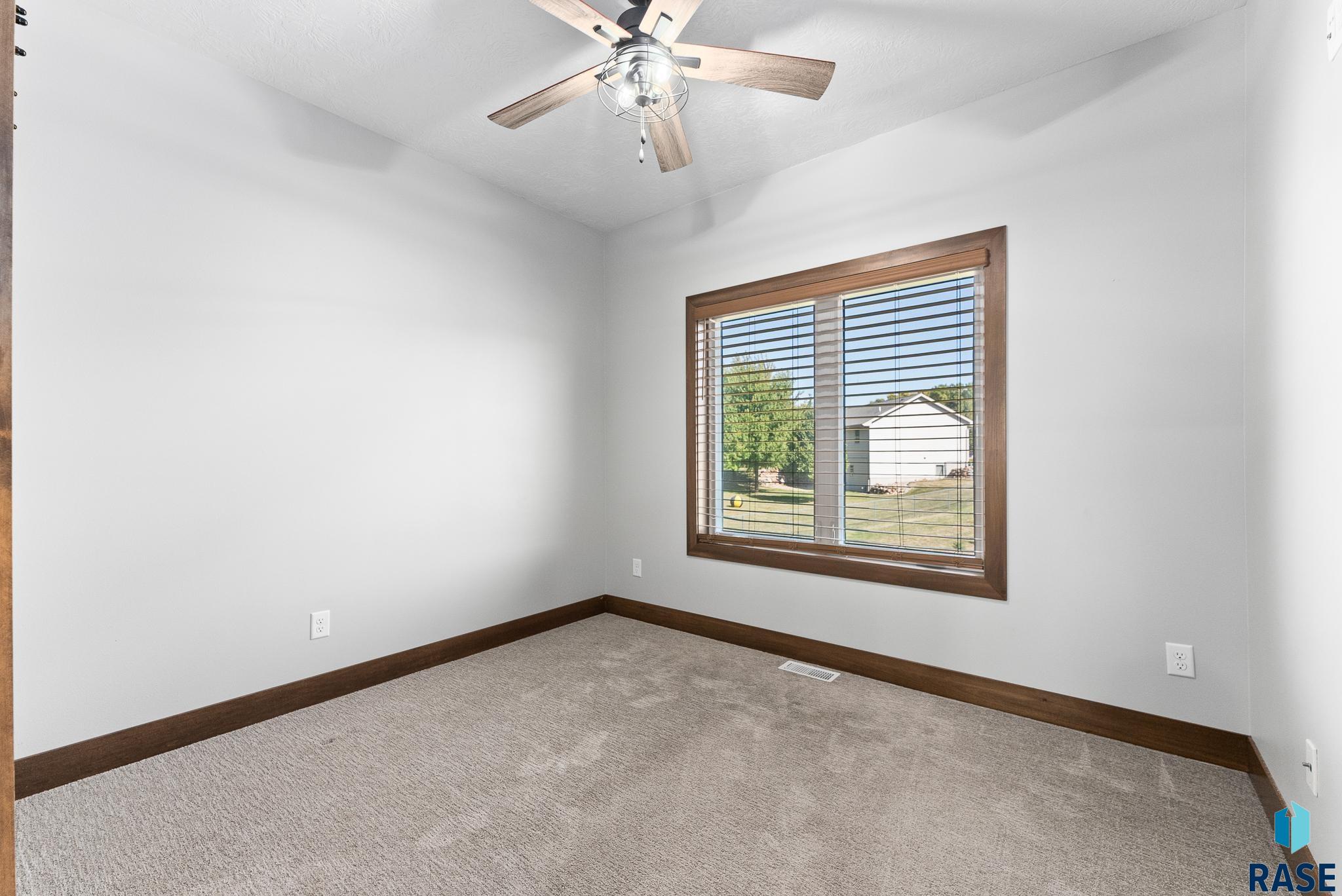 116 Lynx St Street, Valley Springs, South Dakota image 22