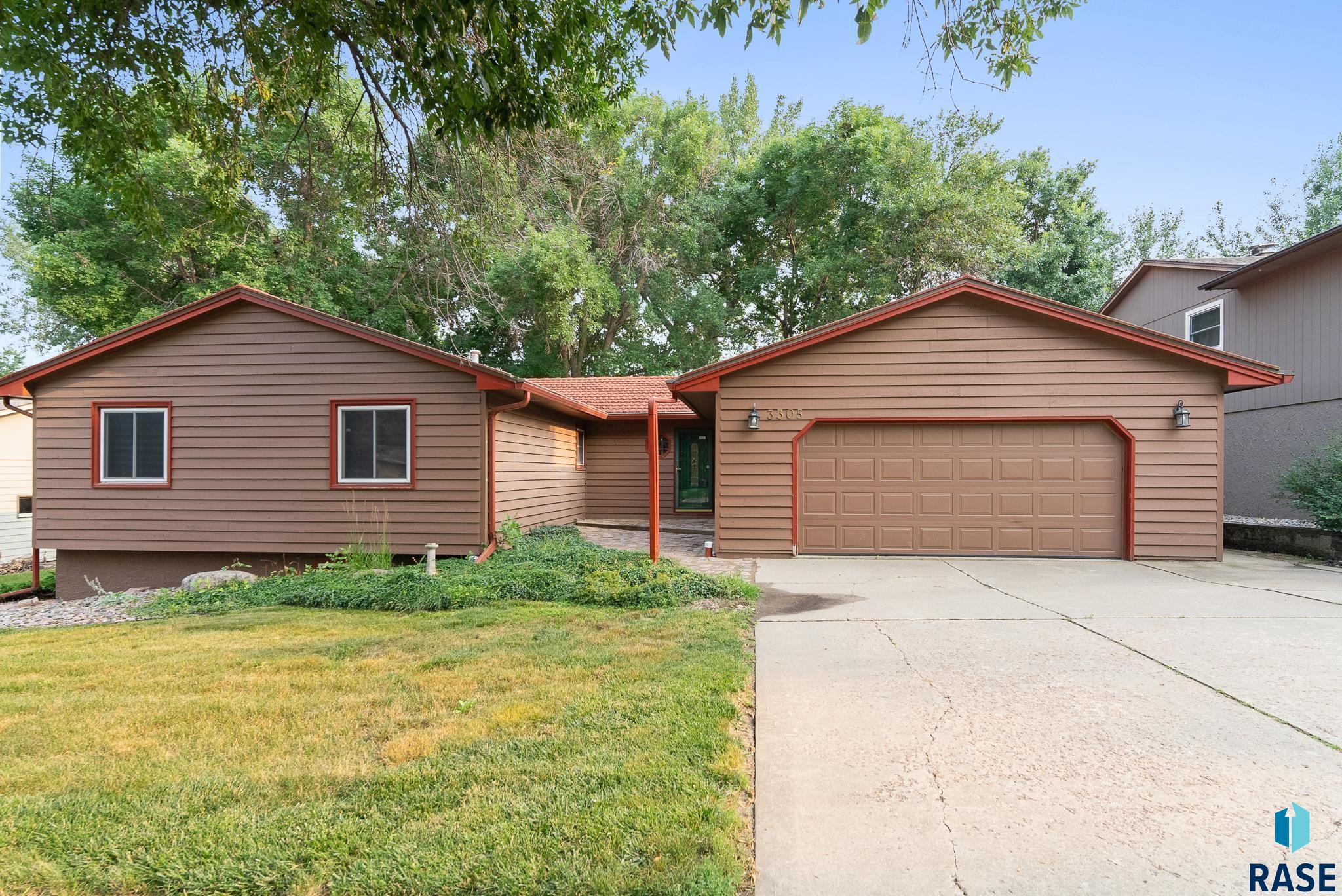 3305 E 33rd St Street, Sioux Falls, South Dakota image 1