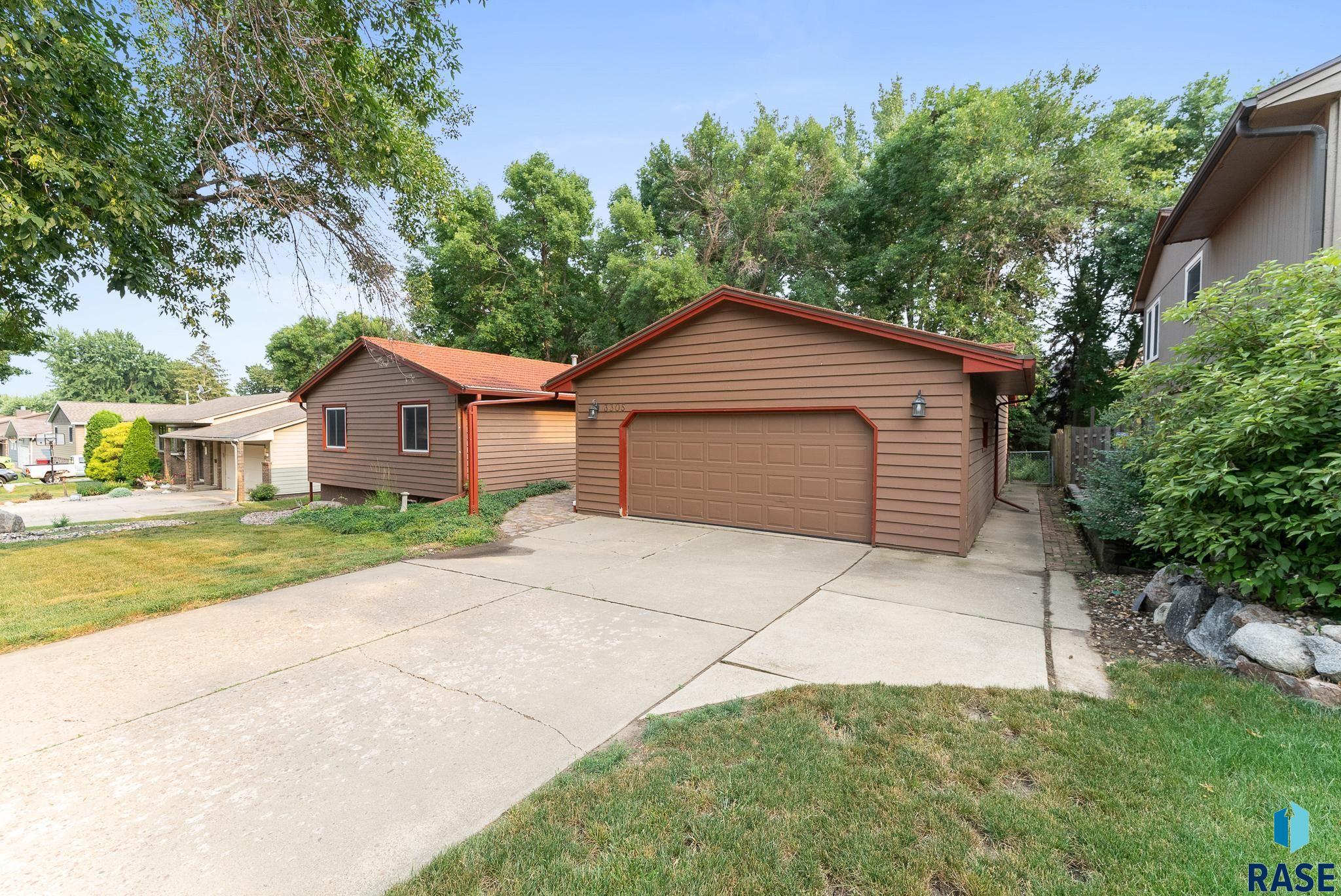 3305 E 33rd St Street, Sioux Falls, South Dakota image 2