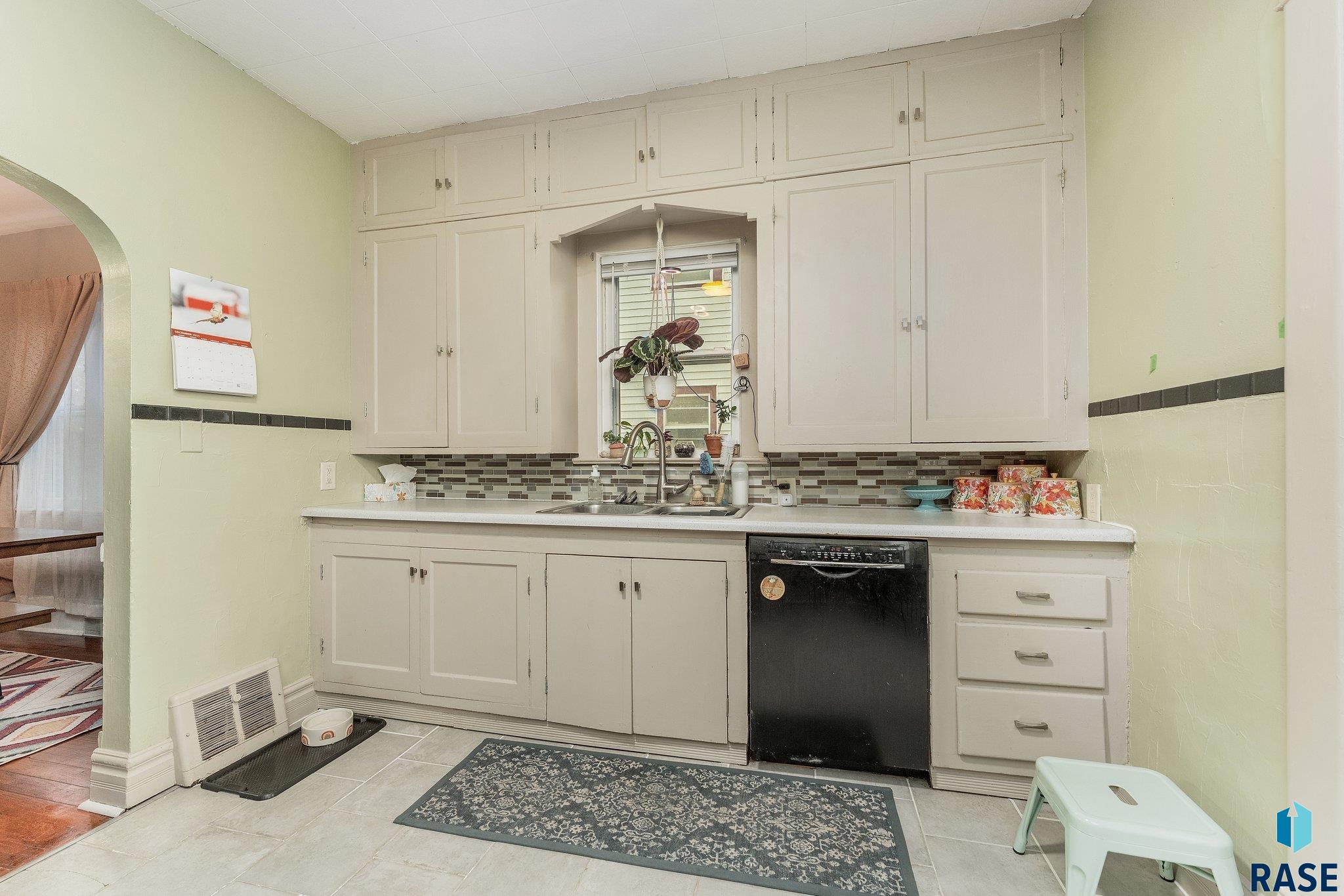805 S Spring Ave Avenue #9, Sioux Falls, New Jersey image 14