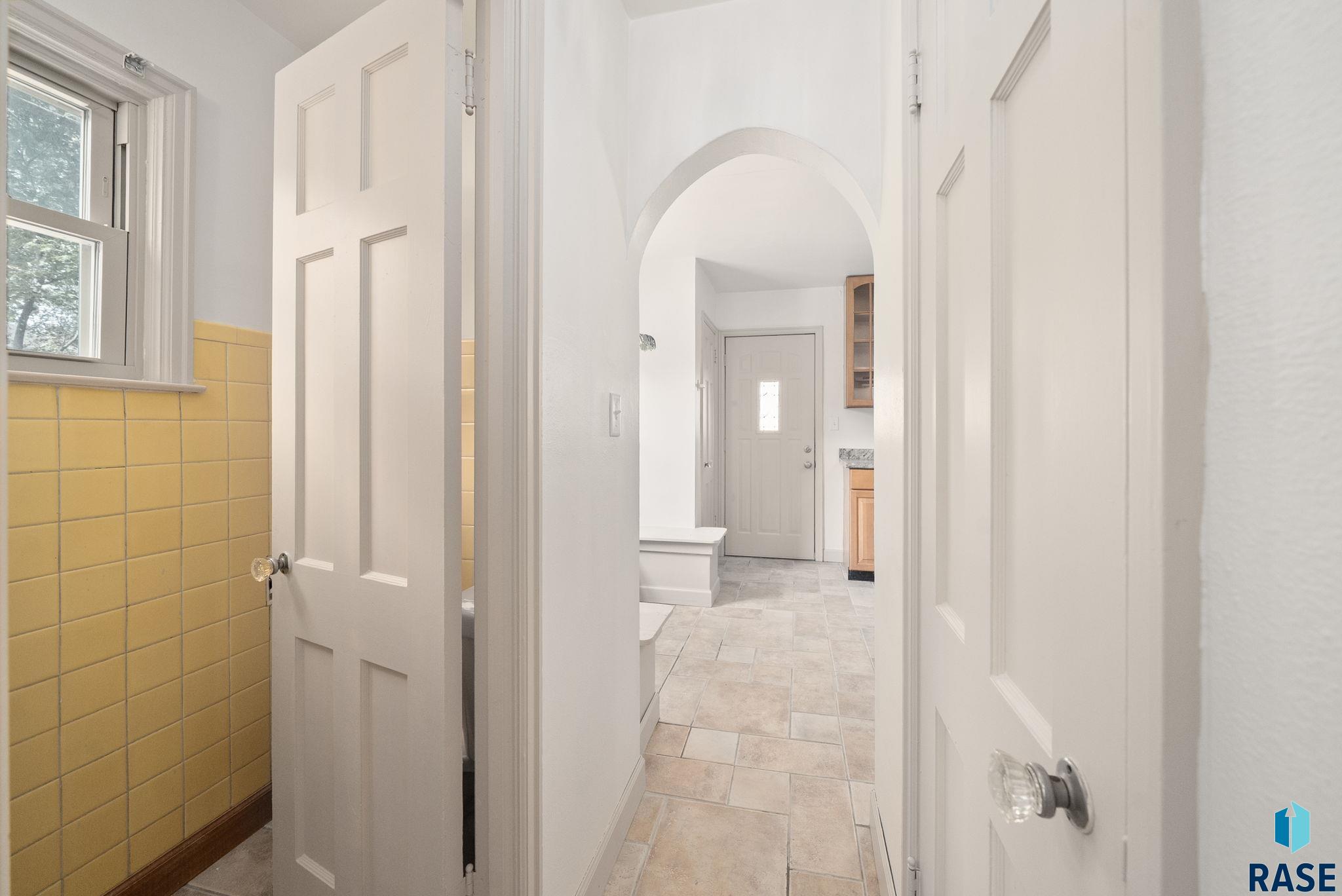 Sioux Falls, South Dakota 57104, United States, 3 Bedrooms Bedrooms, ,2 BathroomsBathrooms,Residential,Active,220706